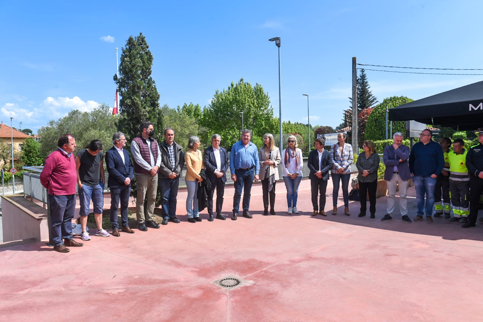El president de l'EMD dedica unes paraules a Elena Degollada. FOTO: Ajuntament
