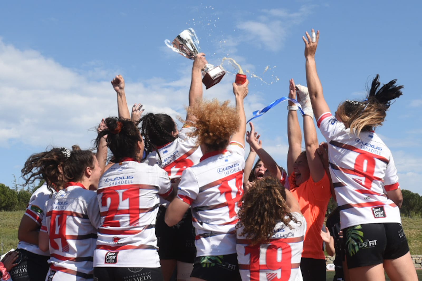 El Club de Rugby Sant Cugat, celebran el títol de la GPS Copa de la Reina. FOTO: Ajuntament