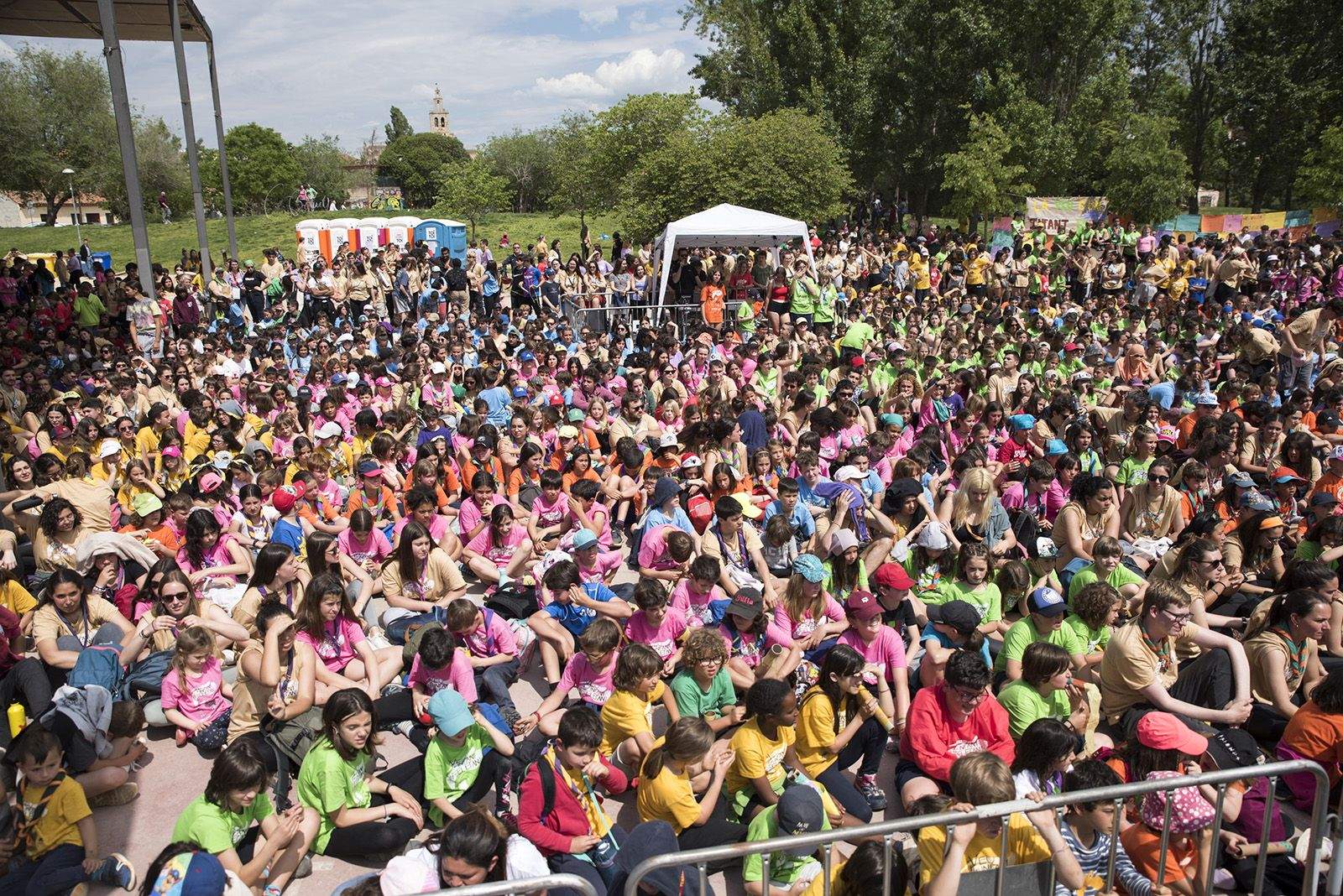 Sant Cugat va acollir més de 3.000 joves en l'edició d'enguany de l'Esplaiada, el colofó de la qual va ser en un acte unitari. FOTO: Bernat Millet