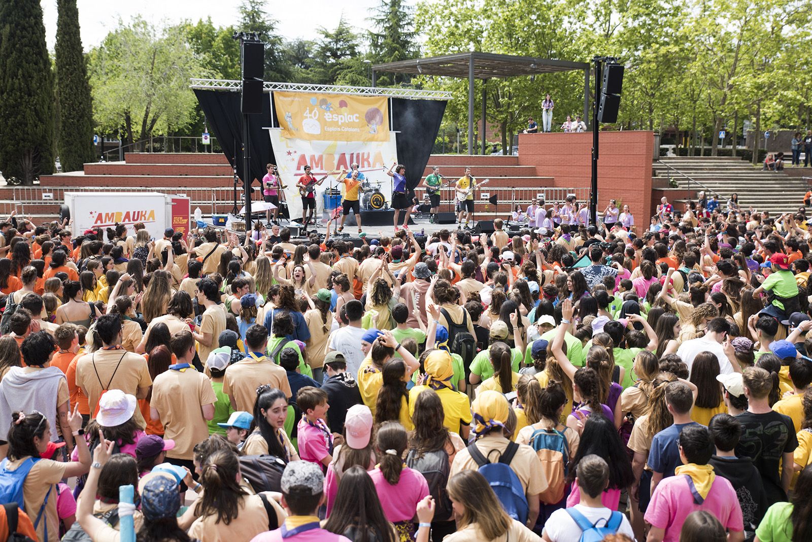 Sant Cugat va acollir més de 3.000 joves en l'edició d'enguany de l'Esplaiada, el colofó de la qual va ser en un acte unitari. FOTO: Bernat Millet