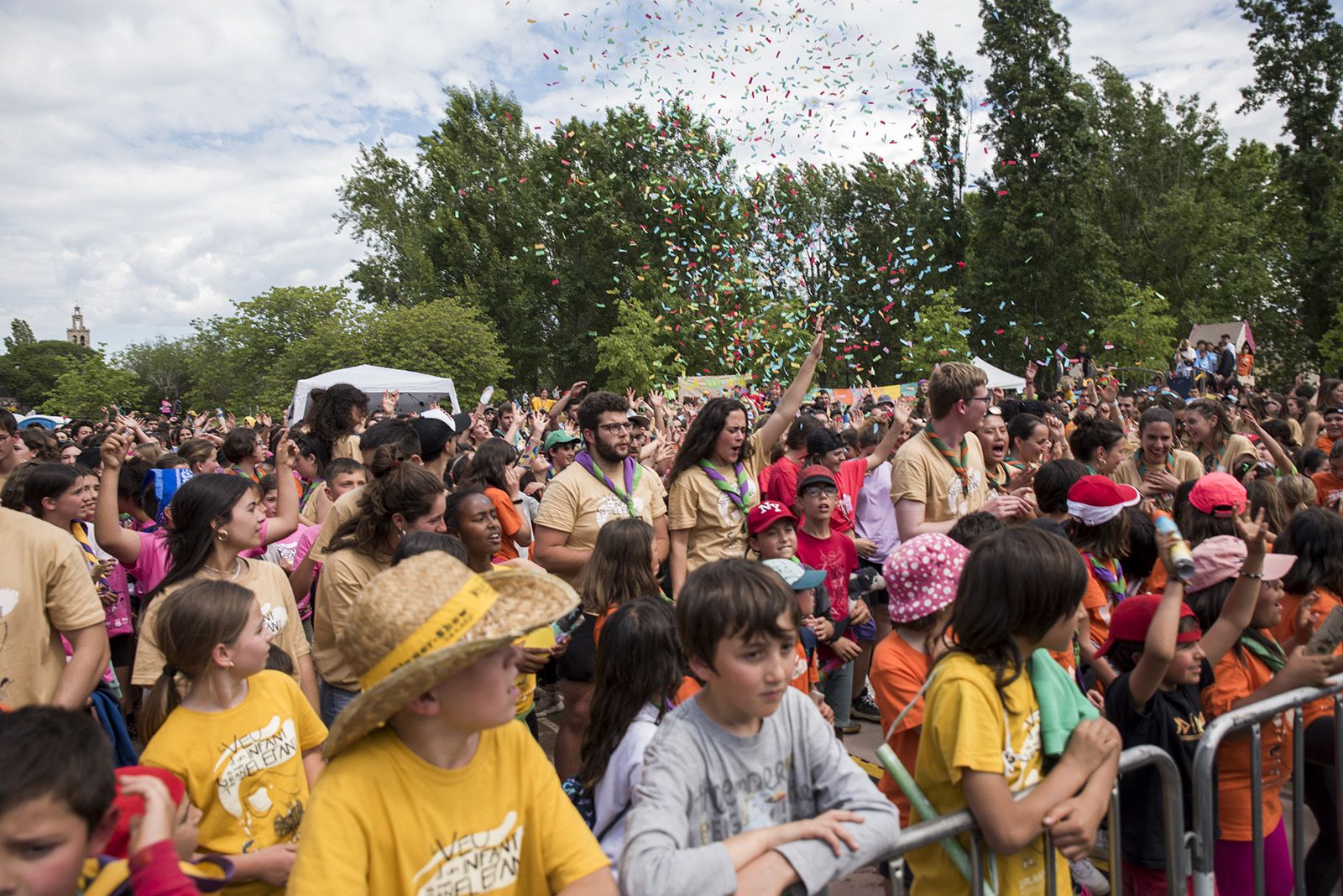 Sant Cugat va acollir més de 3.000 joves en l'edició d'enguany de l'Esplaiada, el colofó de la qual va ser en un acte unitari. FOTO: Bernat Millet