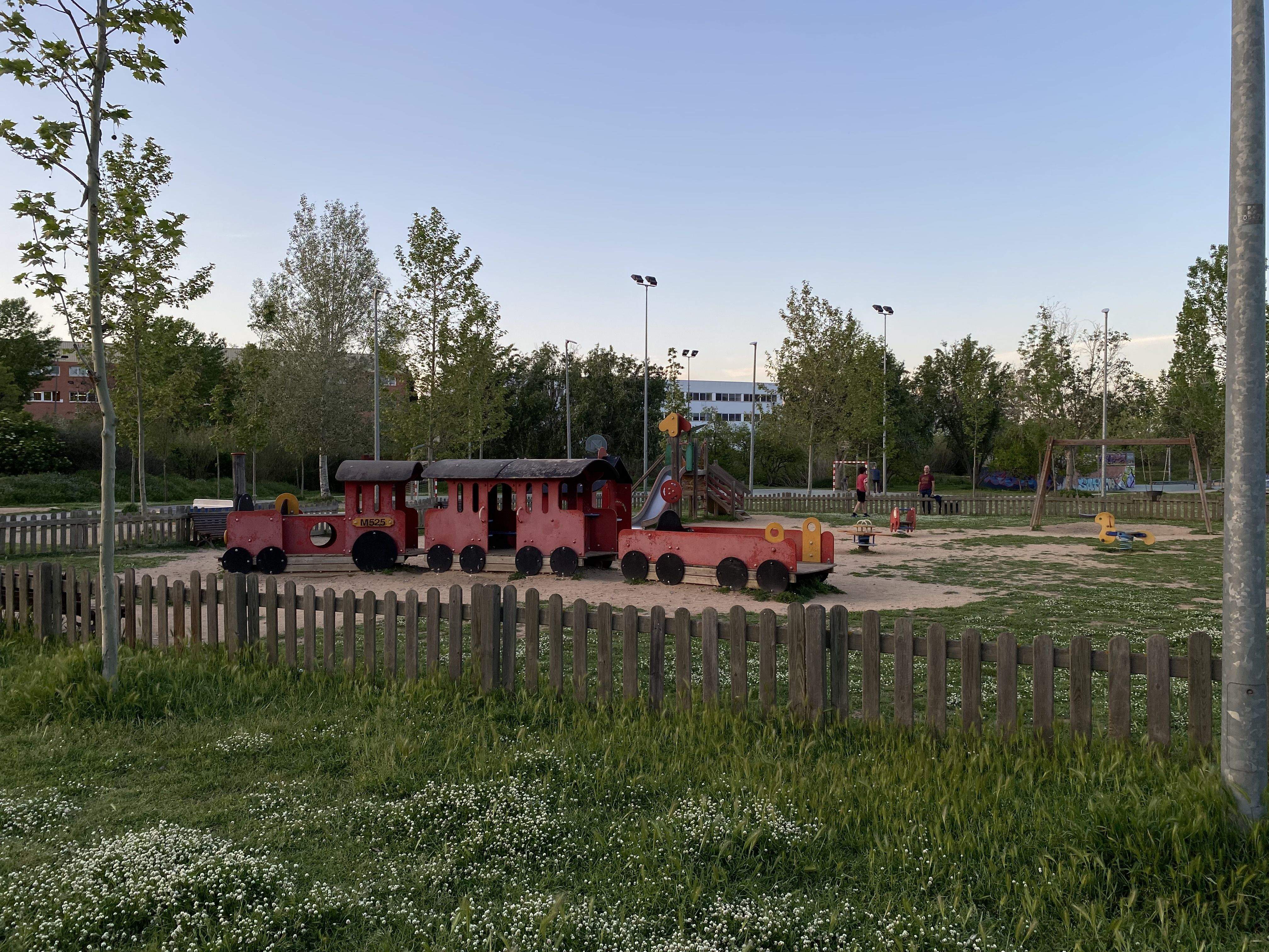 El parc infantil de la Pollancreda. FOTO: Arxiu