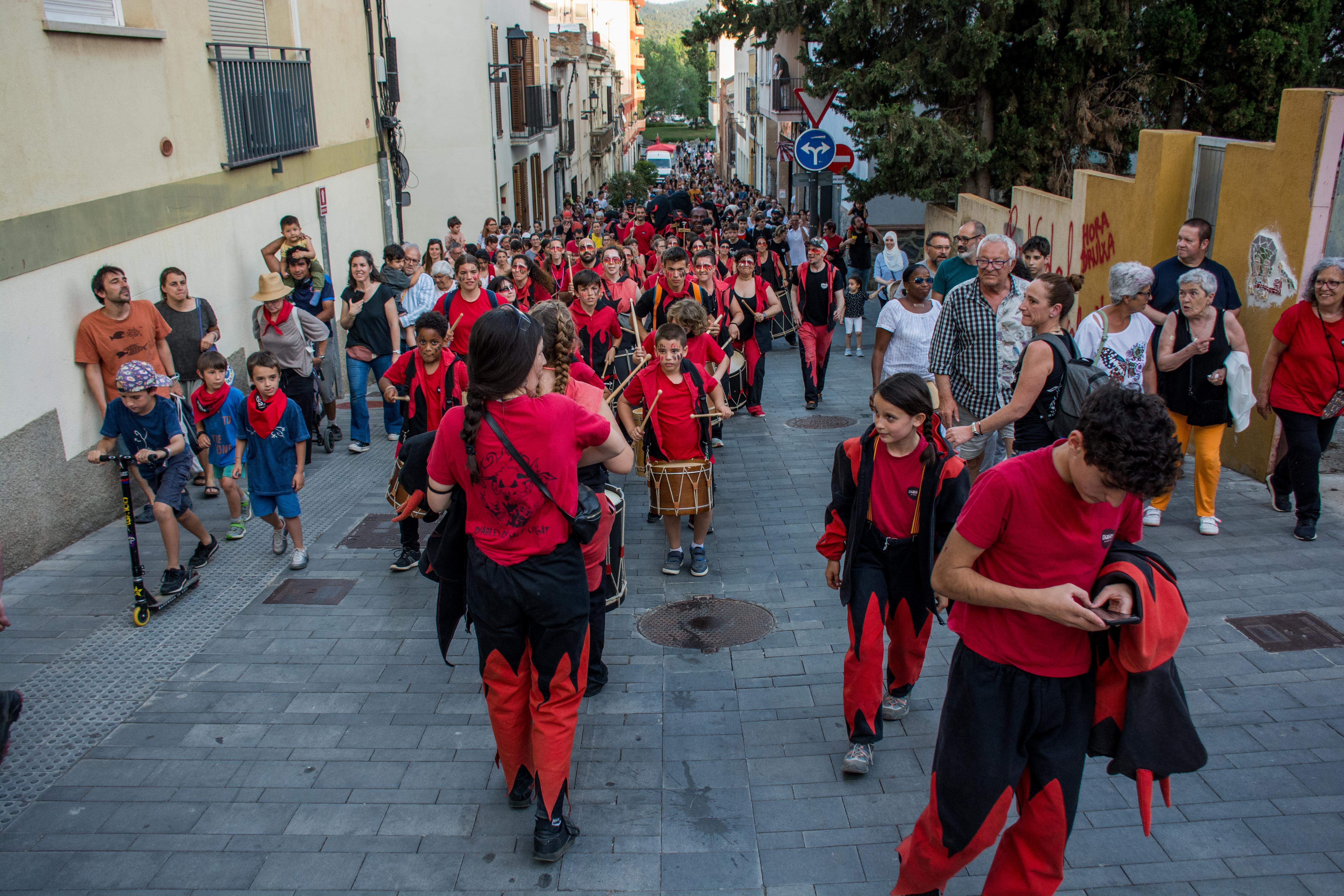 Cercavila per anar a buscar el Boc de Can Vernet. FOTO: Carmelo Jiménez