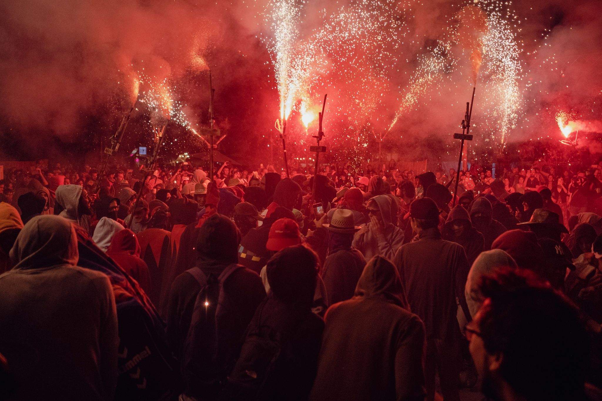 L'Encabronada, el correfoc de les bèsties. FOTO: Ale Gómez