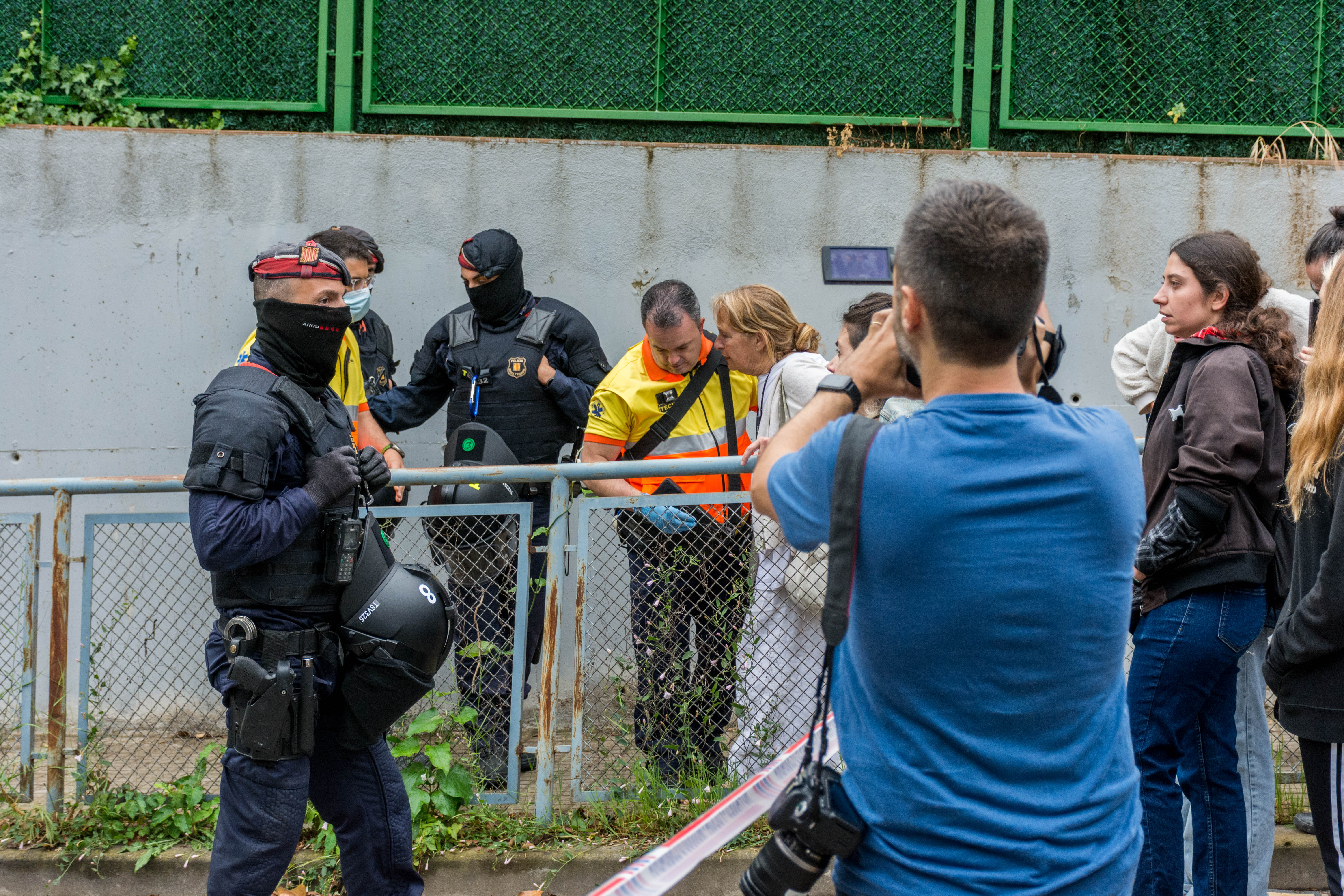 Serveis d'emergències i Bombers de la Generalitat també han assistit al lloc FOTO: Carmelo Jiménez