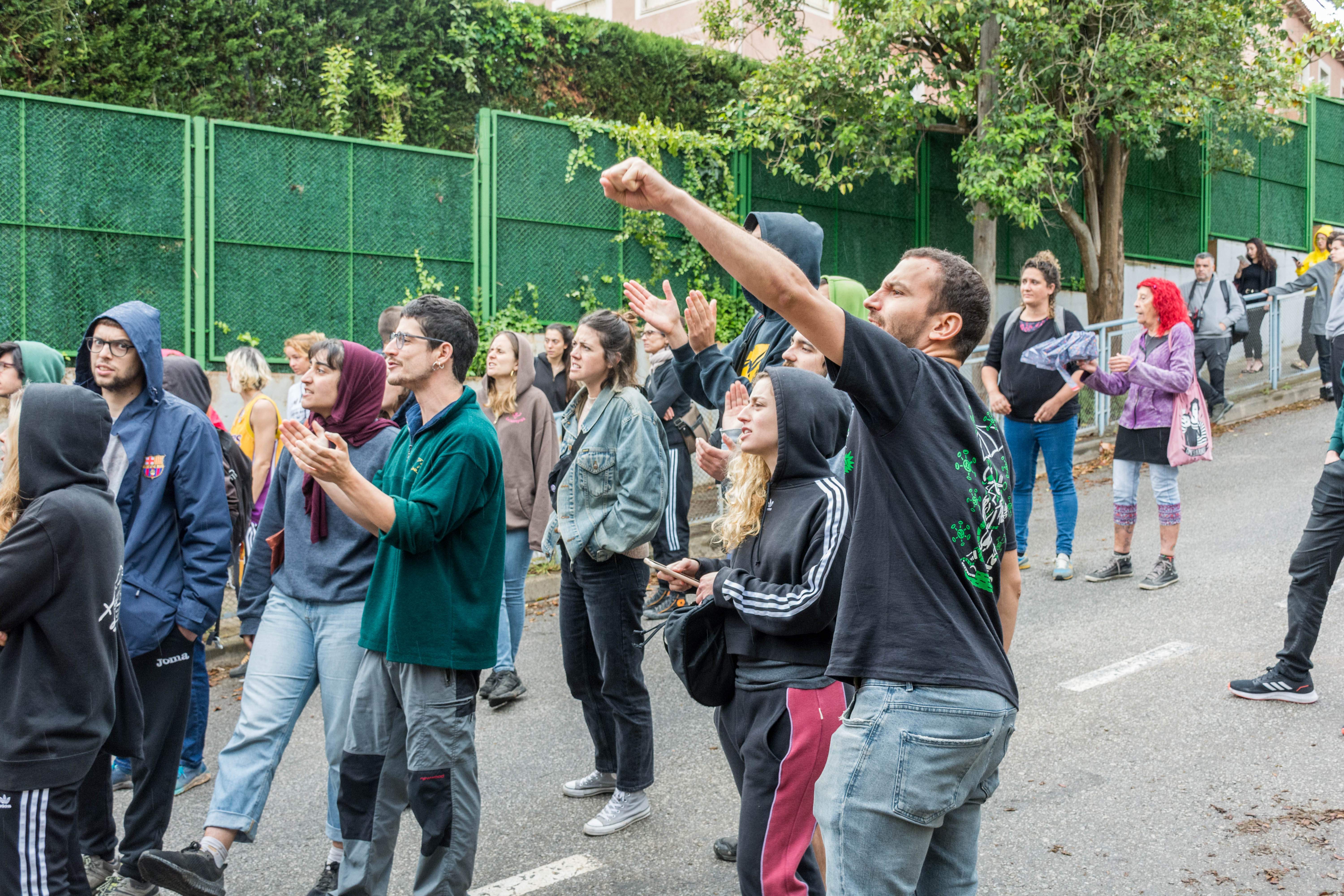 Desenes de persones del Sindicat De Llogaters s'ha concentrat al lloc FOTO: Carmelo Jiménez