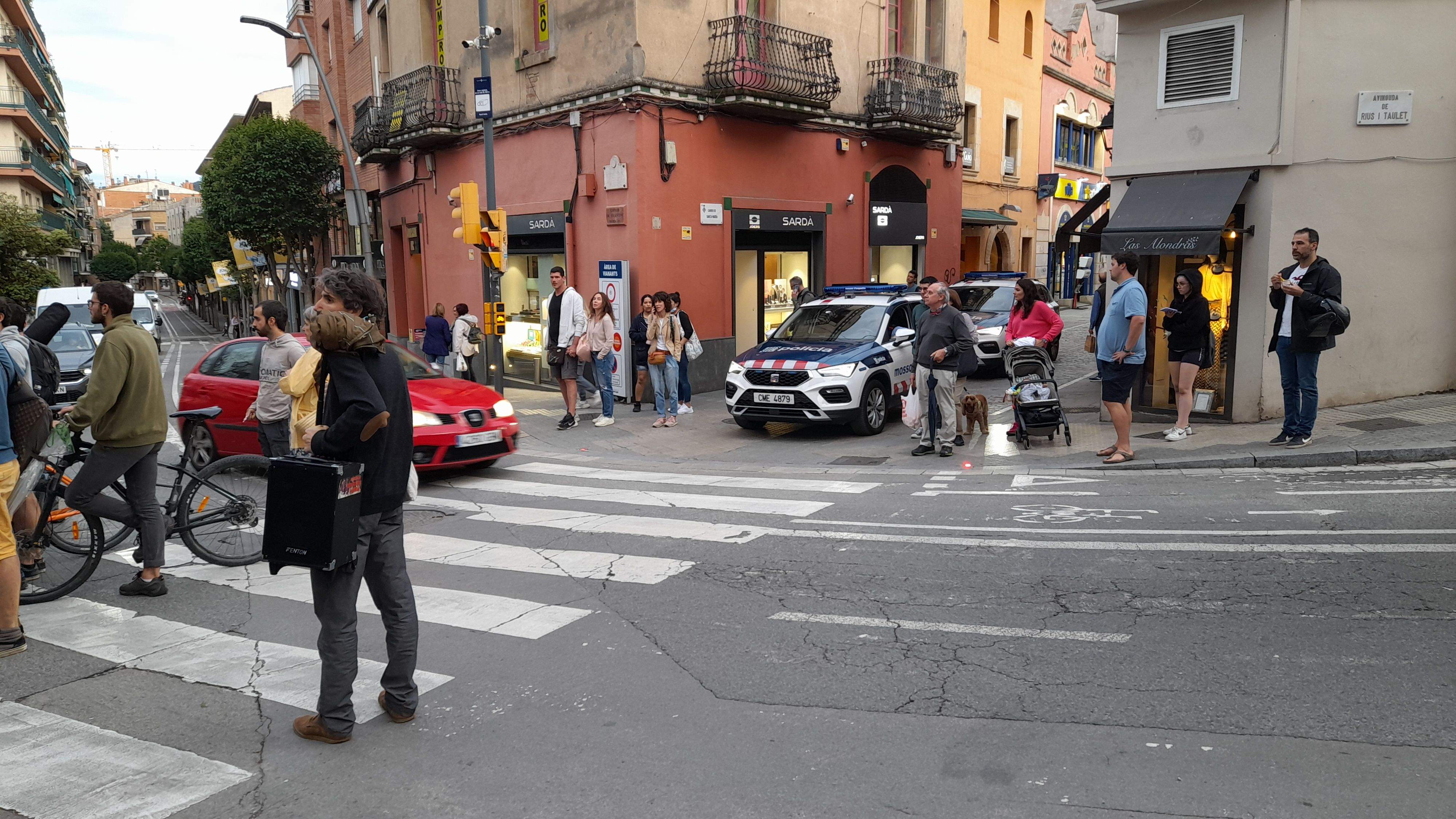 Els Mossos d'Esquadra segueixen la manifestació del Sindicat de Llogateres. FOTO: Cristina Cabasés