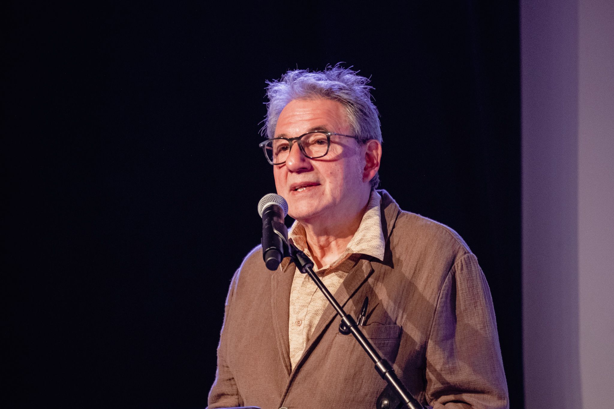 Xavier Fornells, comunicador, a l'Homenatge d'Ernest Naté a la Sala Clavé de la Unió Santcugatenca. FOTO: Ale Gómez