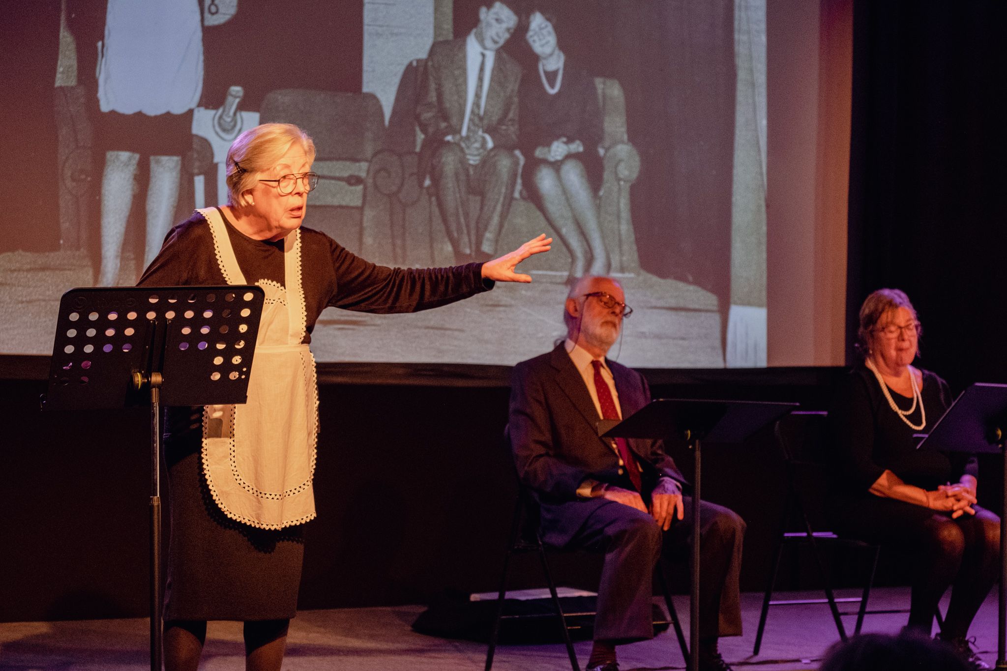 Júlia Rodó (esquerra), Pere Codó (centre) i Montserrat Español (dreta) a l'homenatge d'Ernest Naté a la Sala Clavé de la Unió Santcugatenca. FOTO: Ale Gómez