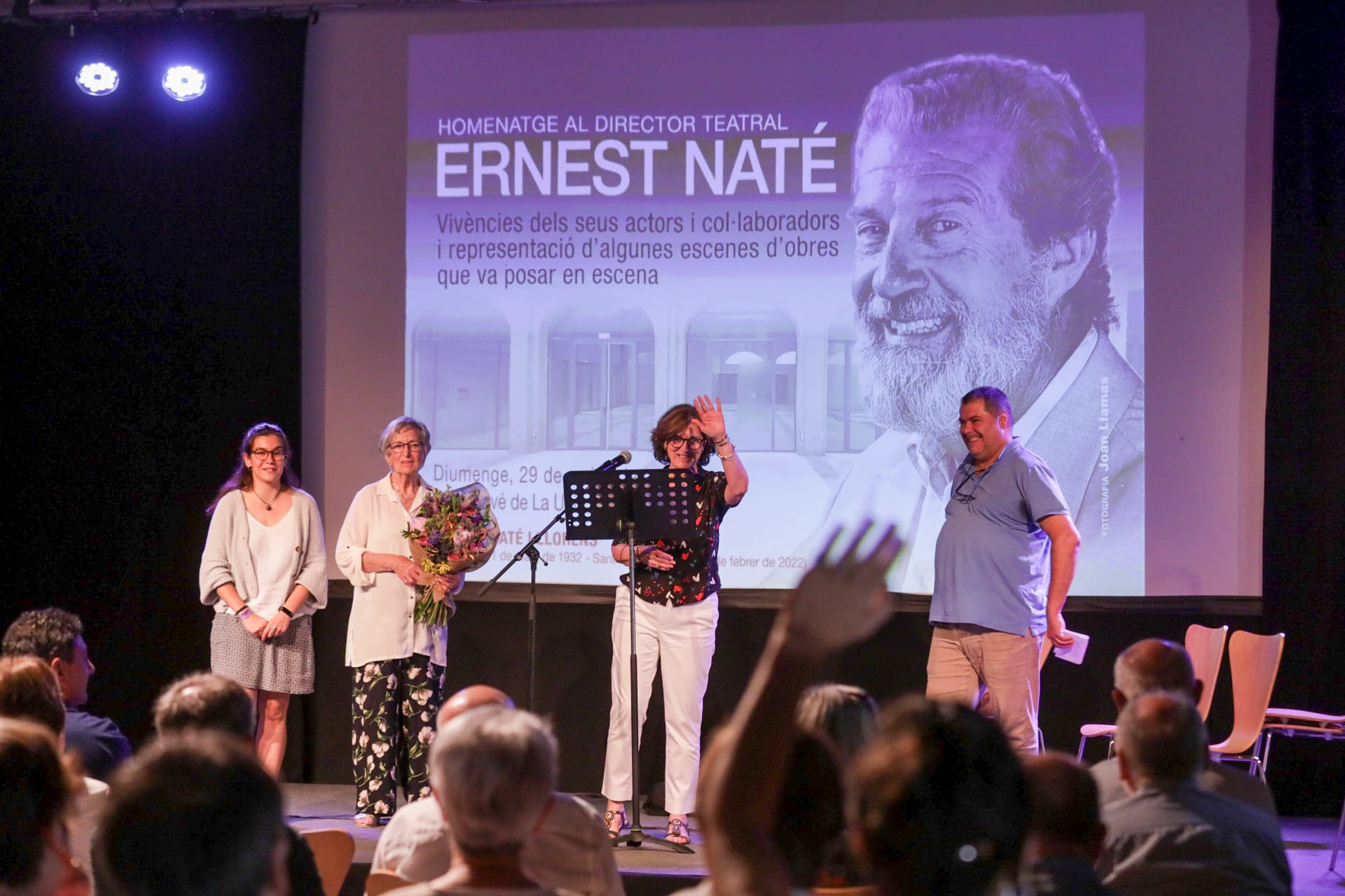Esther Madrona, tinenta d'alcaldia de Cultura, Montserrat Capellera, esposa Naté, Montserrat Naté, filla i David Pujol, president de la Unió Santcugatenca a l'homenatge d'Ernest Naté. FOTO: Ajuntament