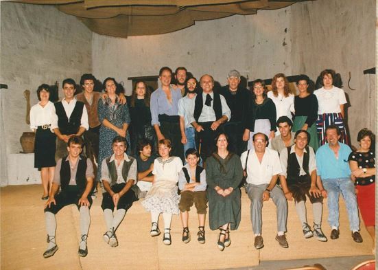 EQUIP TERRA BAIXA FILA ZERO. Drets començant per l’esquerra:  Maria Teresa Colomer, Enric Vila, Carles Pujol, Maribel Valls, Encarna Pomareda, Xavier Tor, Eduard Borràs, Francesc Codonyés, Pere Pahissa, Joan Fàbregas, Loli Servan, Teresa Estapà, Cristina Boadella, Eulàlia Castañé  Asseguts: Jordi Bordes, Pitus Segura, Pau Rueda, Sílvia Servan, Oriol Vila, M. Dolors Bertran, Joan Pujol, David Pujol, Josep Maria Canas, Ernest Naté, Montserrat Capellera. FOTO: Cedida