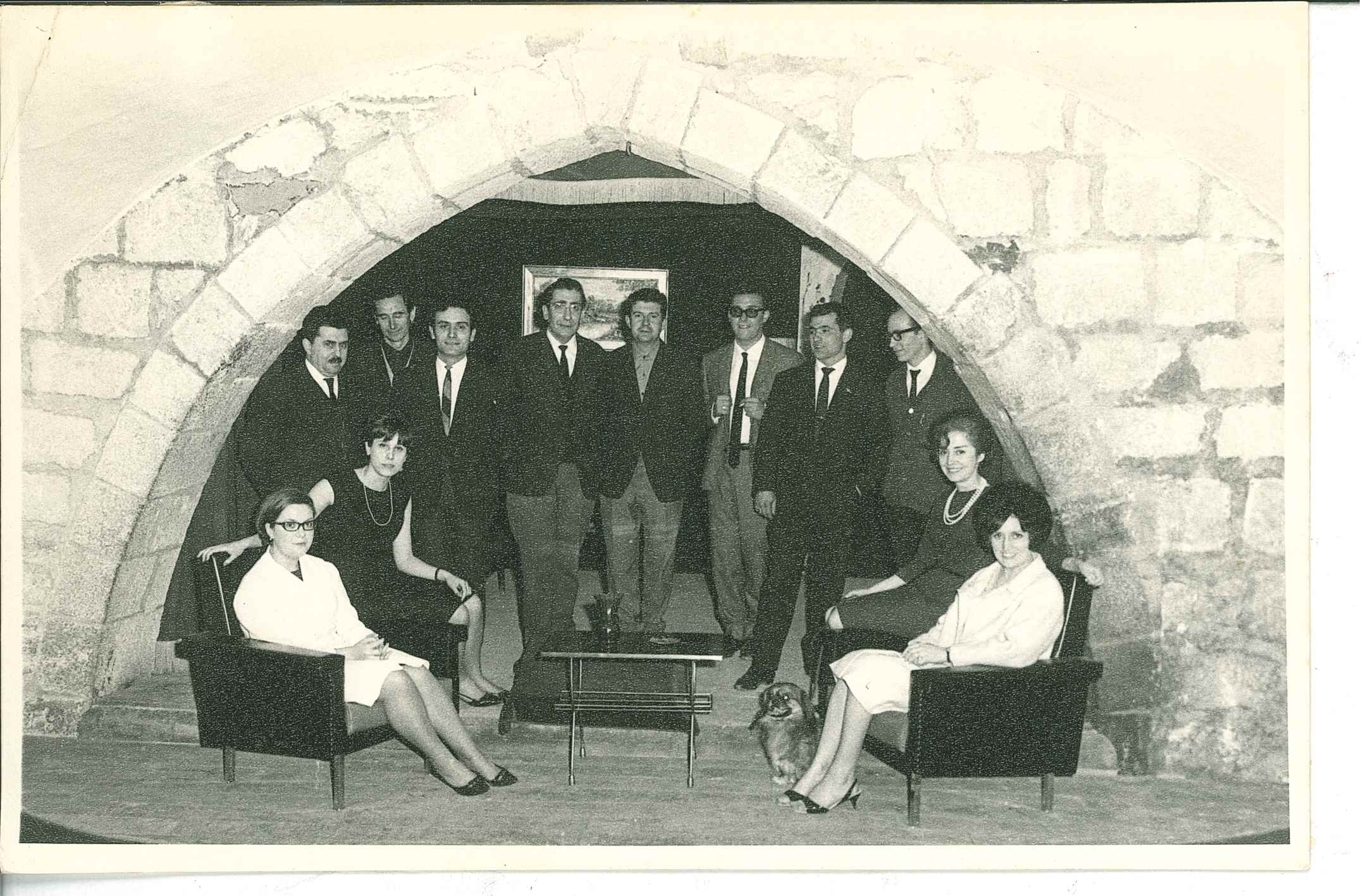 LA CLAU, 1966  Montserrat Español, Teresa Canas, Roc Gómez, Eugeni Canas, Pere Pahissa, Joan Fàbregas, Ernest Naté, (?), Gumersind Pascual, Josep Dachs, Montserrat Batlle i Montserrat Capellera