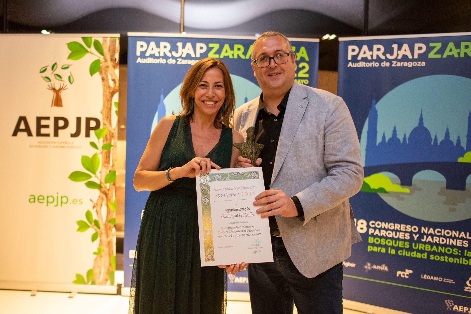 Natalia Chueca, consellera de Serveis Públics i Movilitat de l'Ajuntament de Saragossa; i Jose Gallardo, regidor de Serveis Urbans de Sant Cugat FOTO: Ajuntament