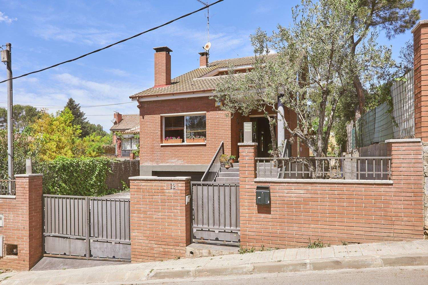Façana de la casa de Valldoreix de la immobiliària Vivendex. FOTO: Cedida