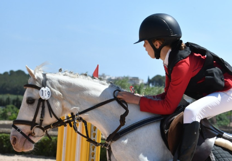 Càtia Nogués i el poni Goldako Tracis en el Campionat de Catalunya de ponis. FOTO: Cedida