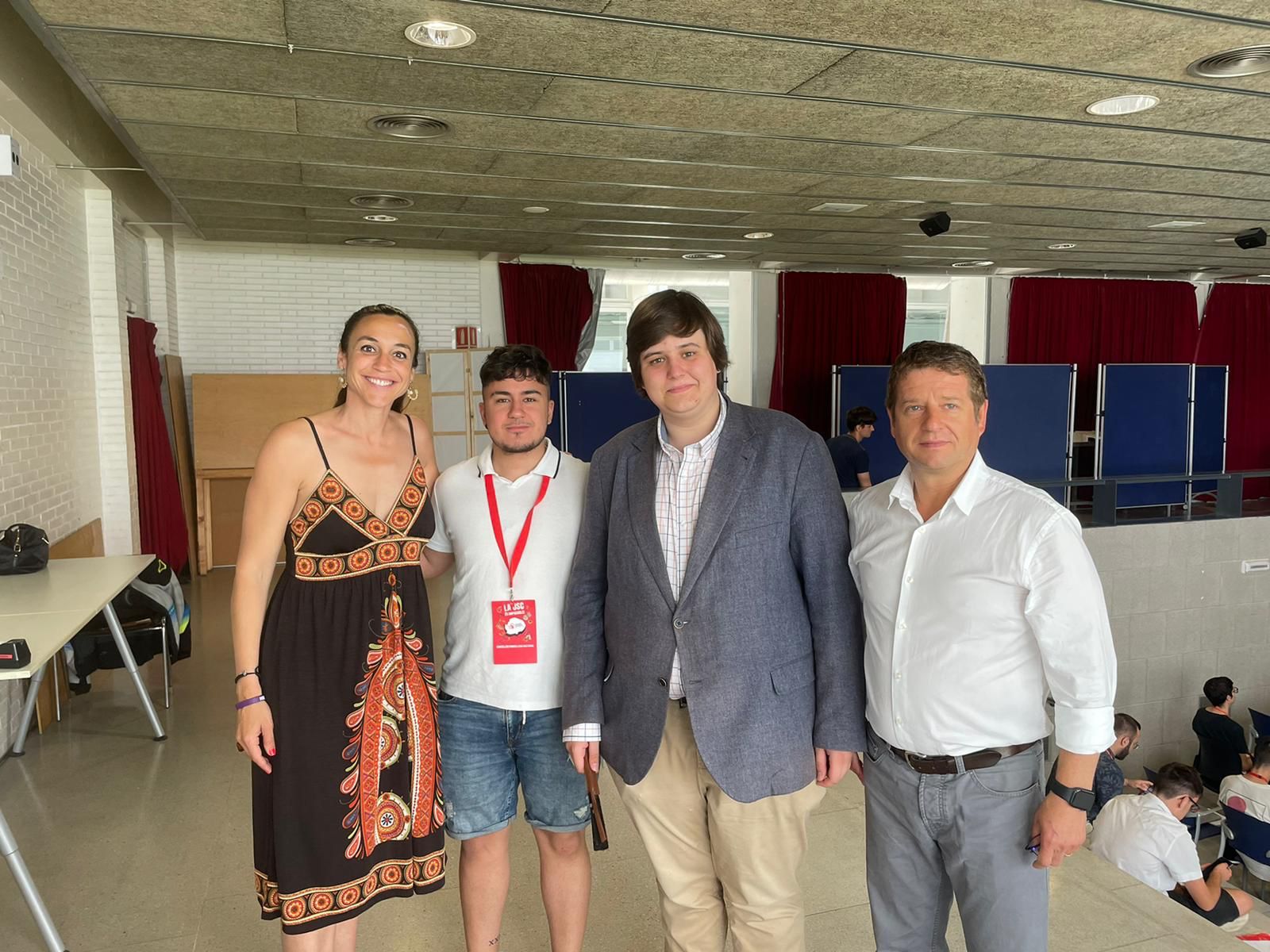 Els tinents alcaldes de l'Ajuntament Elena Vila (esquerra) i Pere Soler (dreta) han donat suport al Consell Nacional de la Joventut Socialista de Catalunya. FOTO: Cedida