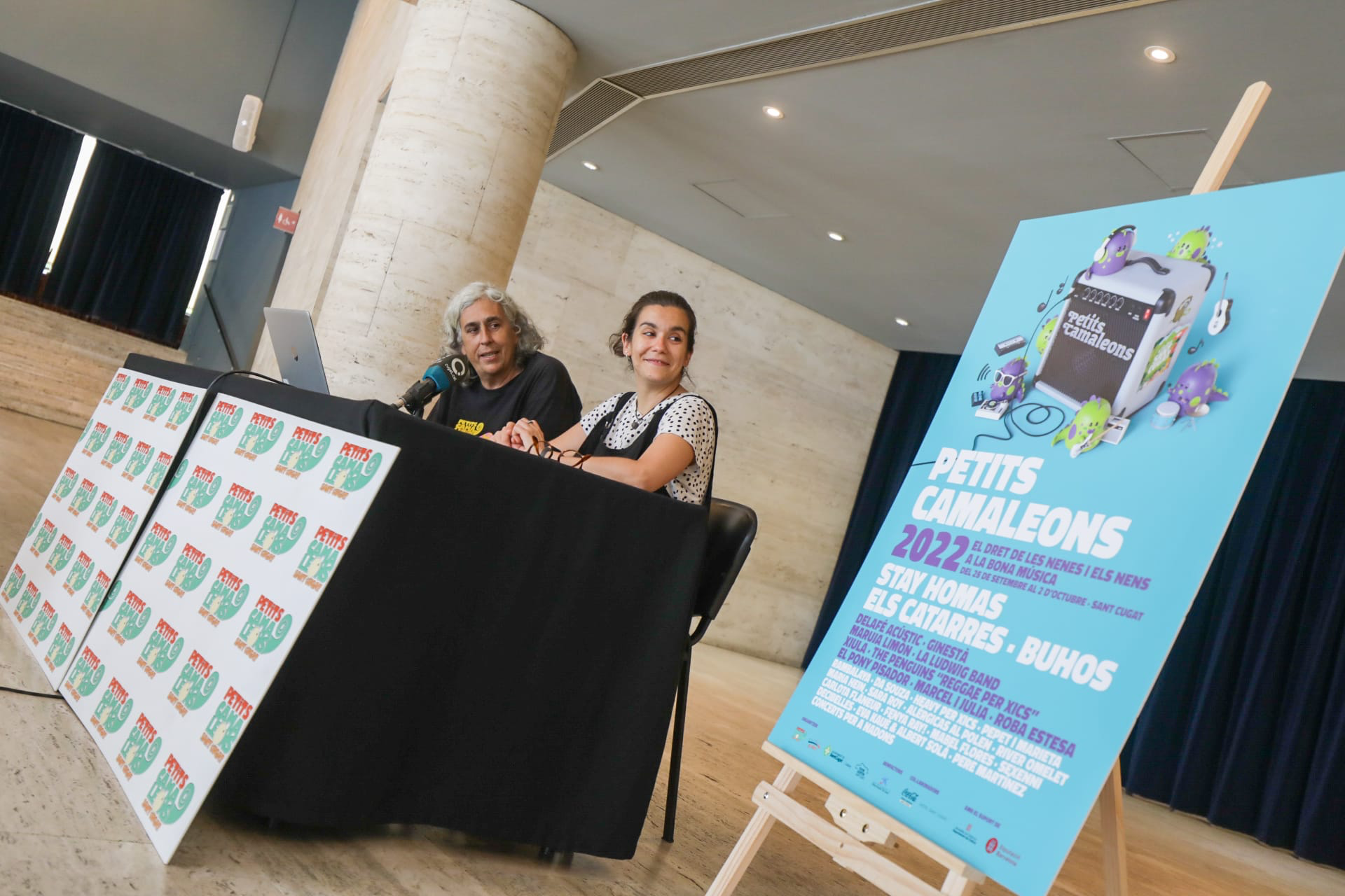 Albert Puig i Esther Madrona a la presentació de l'11a edició de Petits Camaleons FOTO: Ajuntament