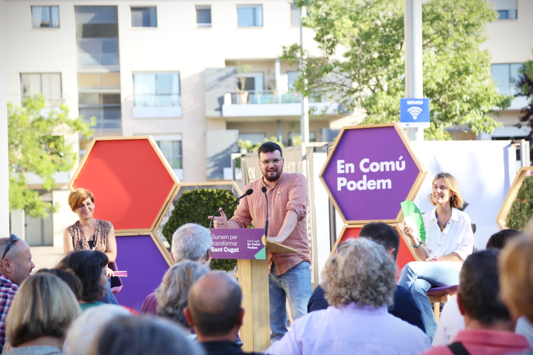 L'alcaldessa de Montcada i Reixach, Ramon Gutièrrrez i Jéssica Albiach FOTO: Anna Bassa 