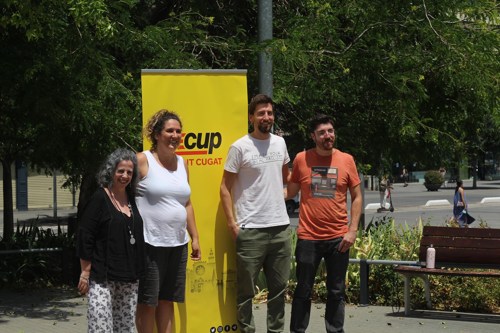 Lourdes Llorente; Núria Gibert; Marco Simarro i Oriol Sánchez, membres de la CUP. FOTO: CUP Sant Cugat