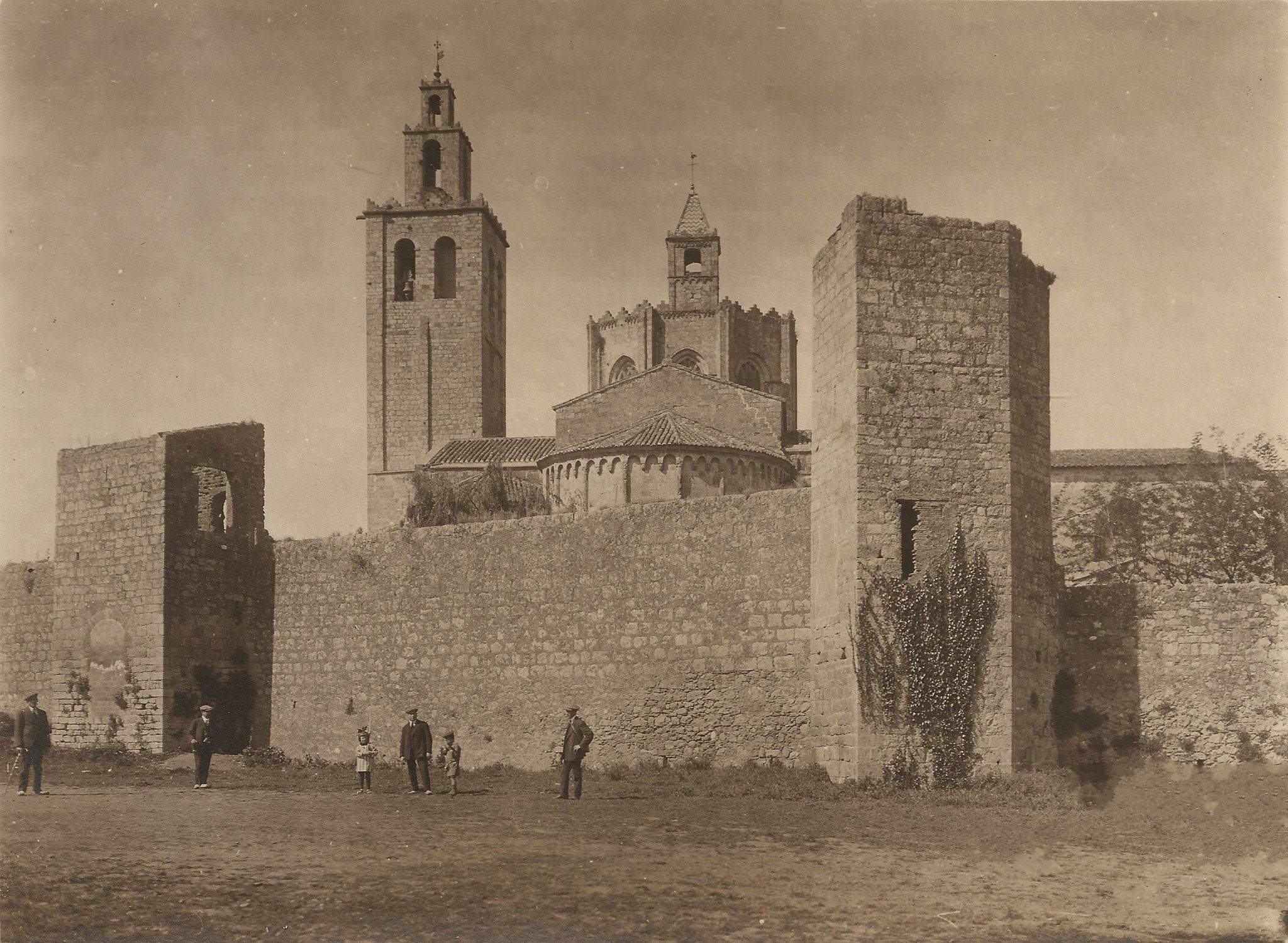 La muralla de llevant del Monestir defensava el recinte. FOTO: Cedida