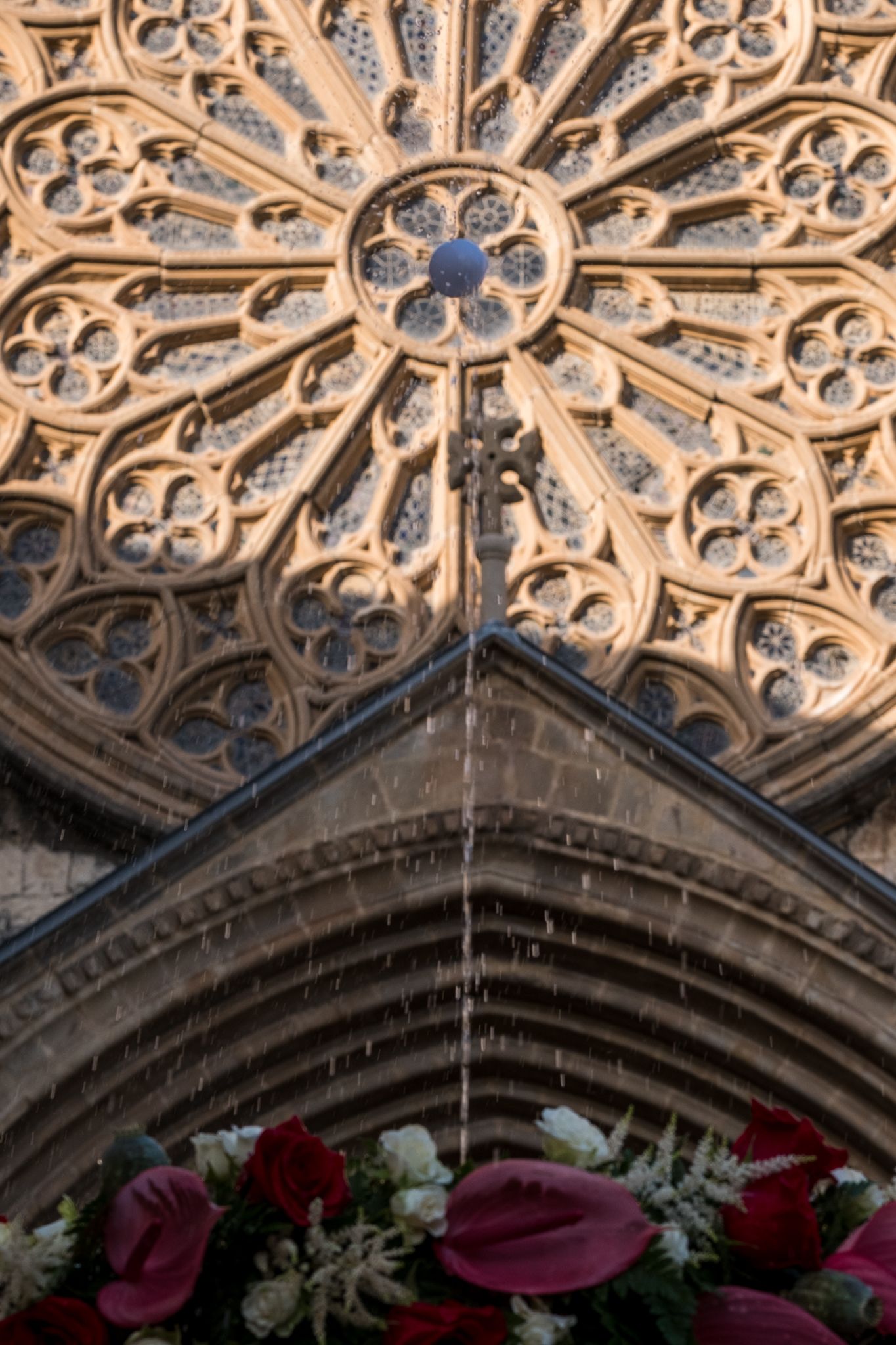 Els santcugatencs s'han reunit als voltants del Monestir per celebrar el Corpus Christi. FOTO: Ale Gómez