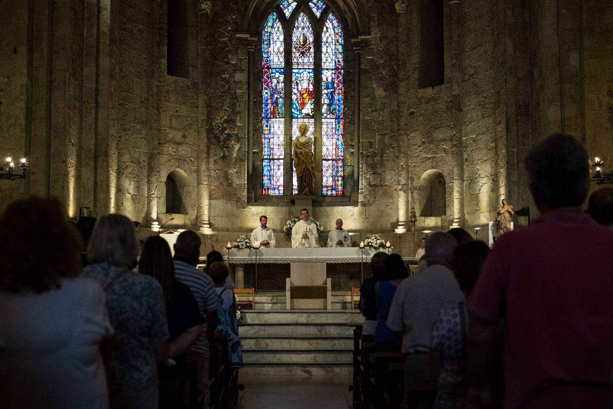 Els santcugatencs s'han reunit als voltants del Monestir per celebrar el Corpus Christi. FOTO: Ale Gómez