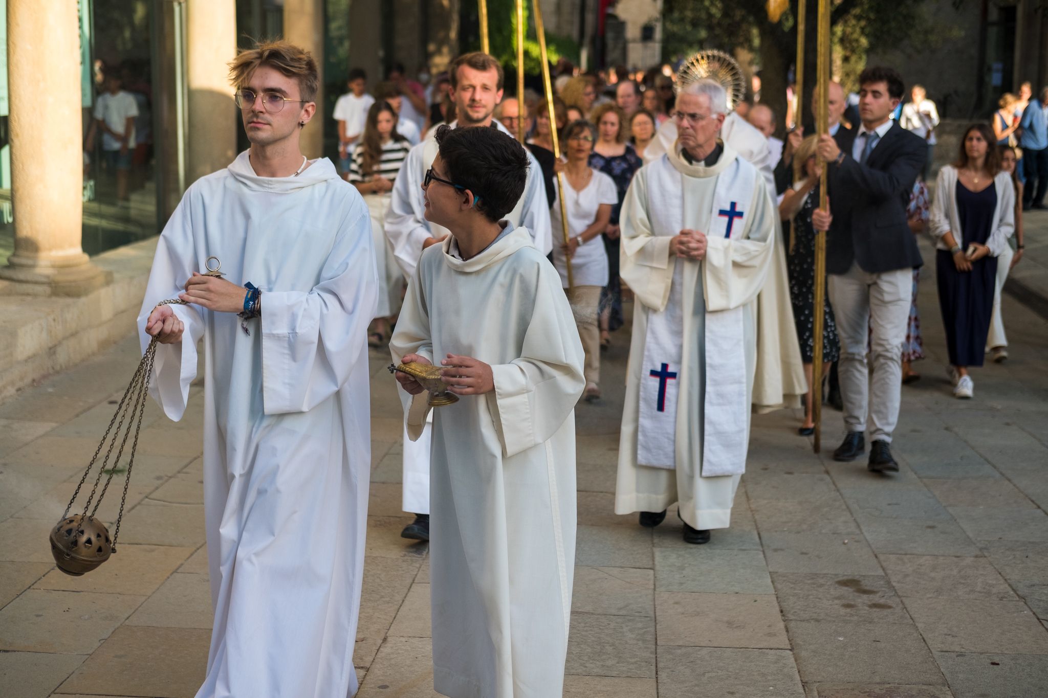 Els santcugatencs s'han reunit als voltants del Monestir per celebrar el Corpus Christi. FOTO: Ale Gómez
