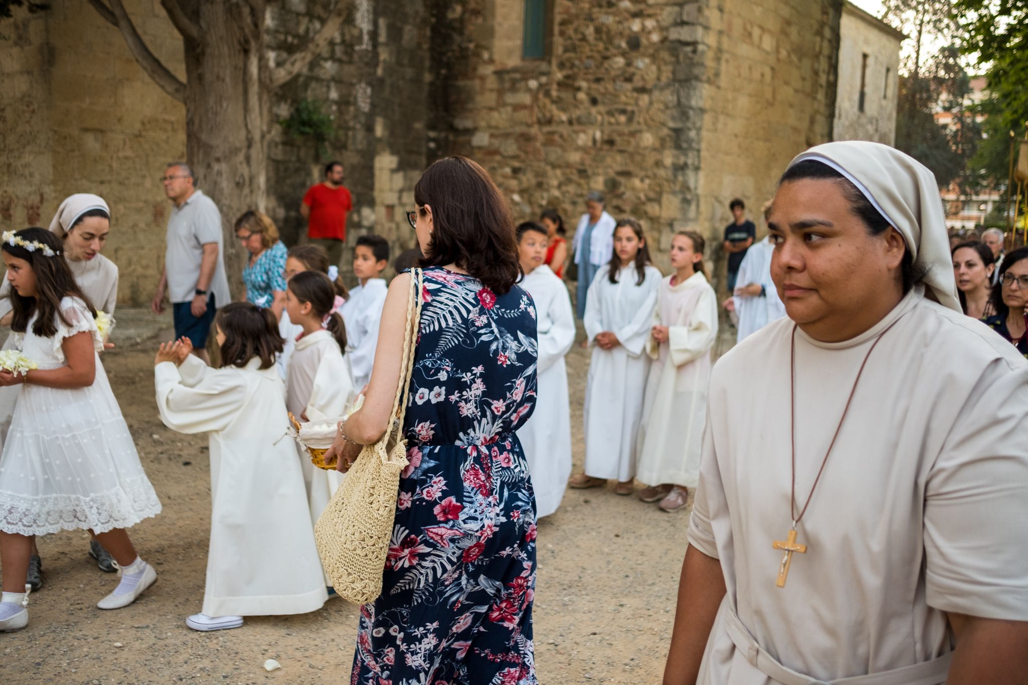 Els santcugatencs s'han reunit als voltants del Monestir per celebrar el Corpus Christi. FOTO: Ale Gómez