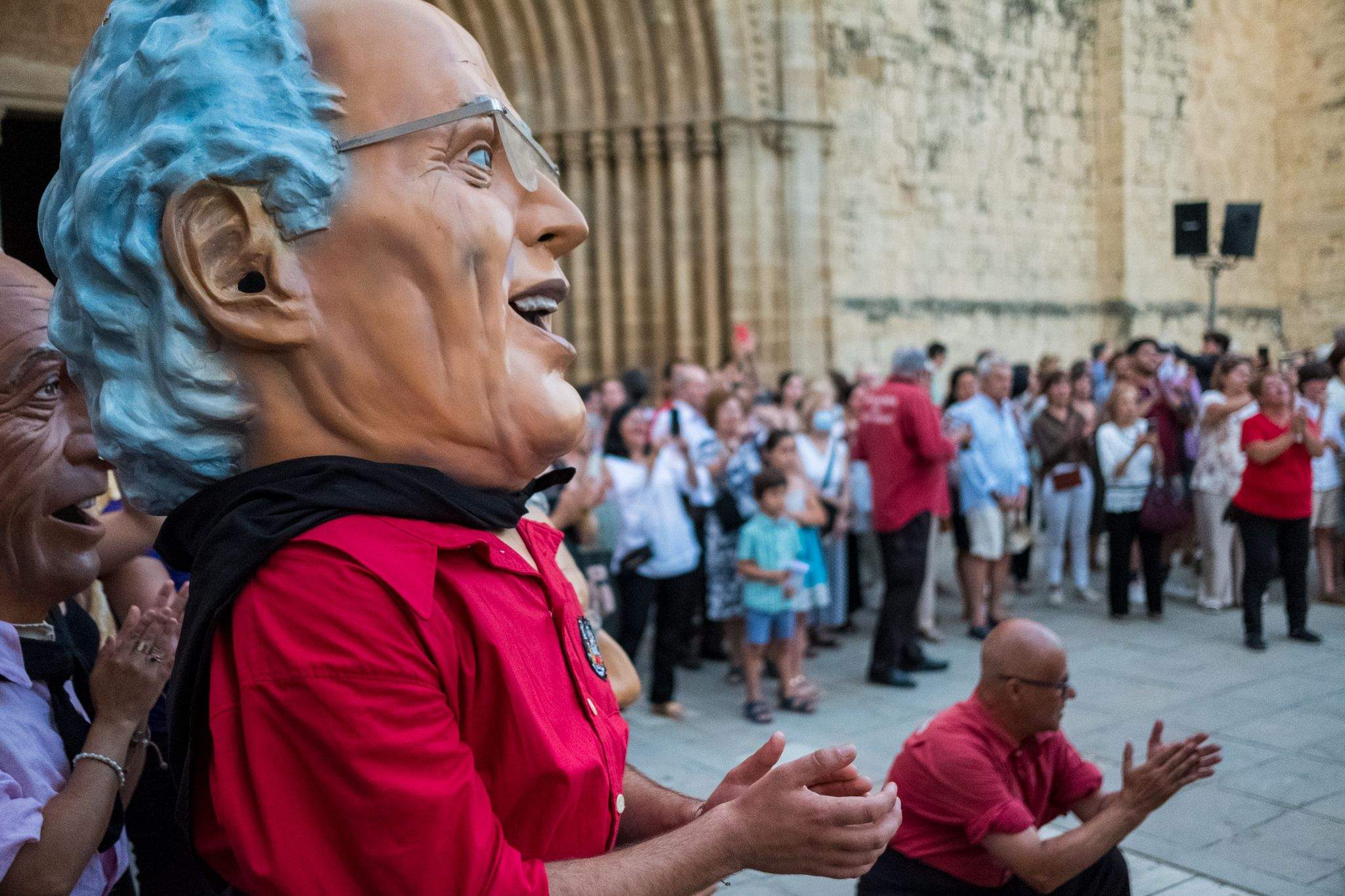 Els santcugatencs s'han reunit als voltants del Monestir per celebrar el Corpus Christi. FOTO: Ale Gómez
