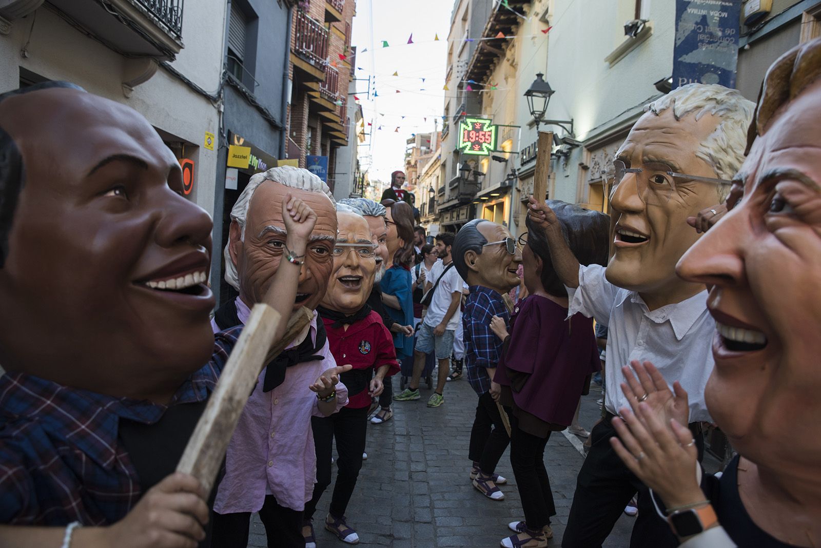 Inici del cercavila de la plaça del Dr. Galtés. FOTO: Bernat Millet.