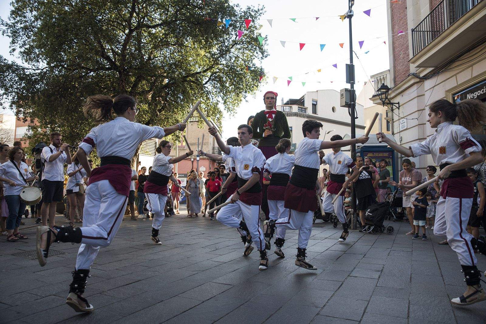 Inici del cercavila de la plaça del Dr. Galtés. FOTO: Bernat Millet.