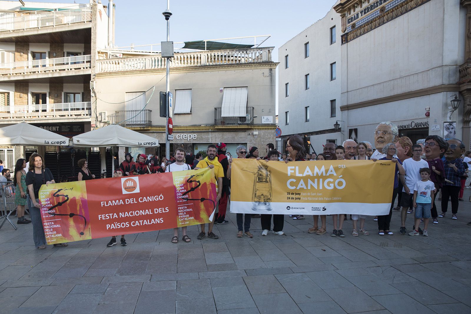 Inici del cercavila de la plaça del Dr. Galtés. FOTO: Bernat Millet.