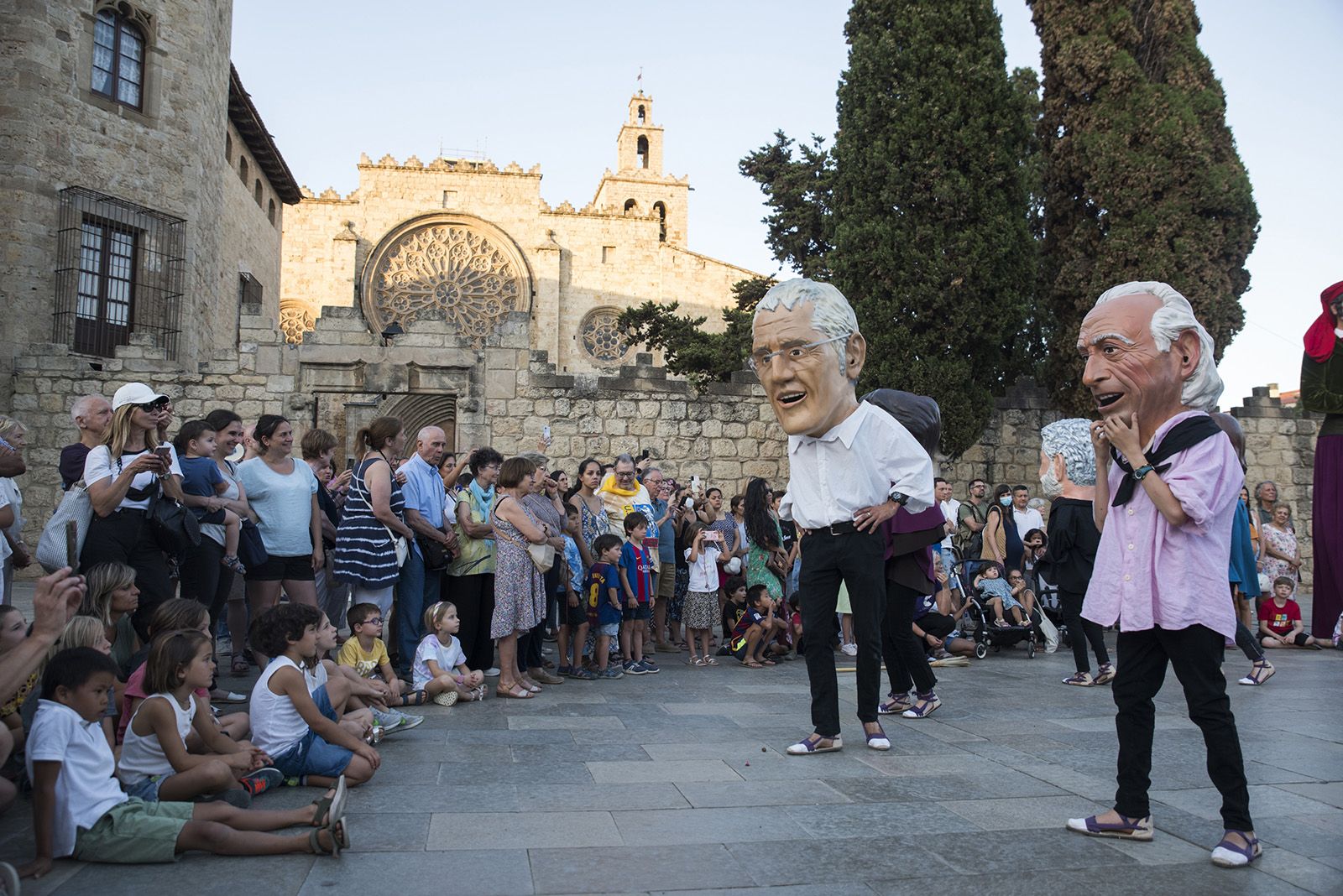 Rebuda de la Flama del Canigó amb Ball d'homenatge, lectura del manifest i actuacions de cultura popular. FOTO: Bernat Millet.