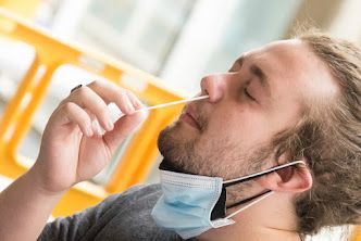 El protocol a seguir per la covid-19. FOTO: Bernat Millet