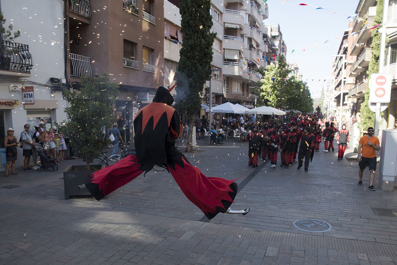 Els Diables de Sant Cugat durant el Seguici d'Inici de la Festa Major de Sant Cugat. FOTO: Bernat Millet