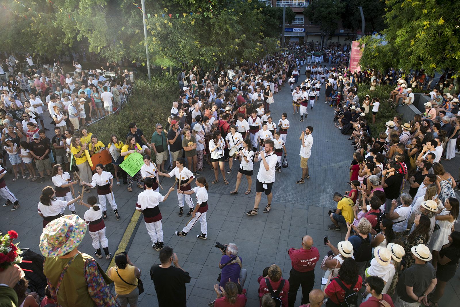 Els Bastoners de Sant Cugat han participat en el Seguici d'Inici de Festa Major de Sant Cugat 2022. FOTO: Bernat Millet