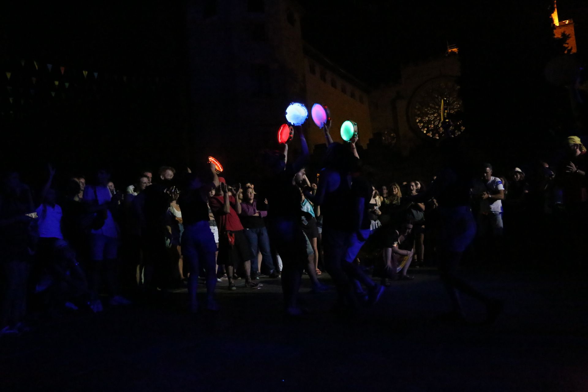 L'Esbart Sant Cugat també va representar el Ball de Panderetes en el Seguici Nocturn de Festa Major. FOTO: Anna Bassa
