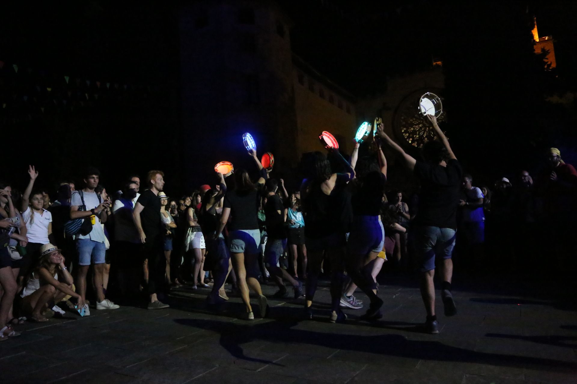 L'Esbart Sant Cugat també va representar el Ball de Panderetes en el Seguici Nocturn de Festa Major. FOTO: Anna Bassa