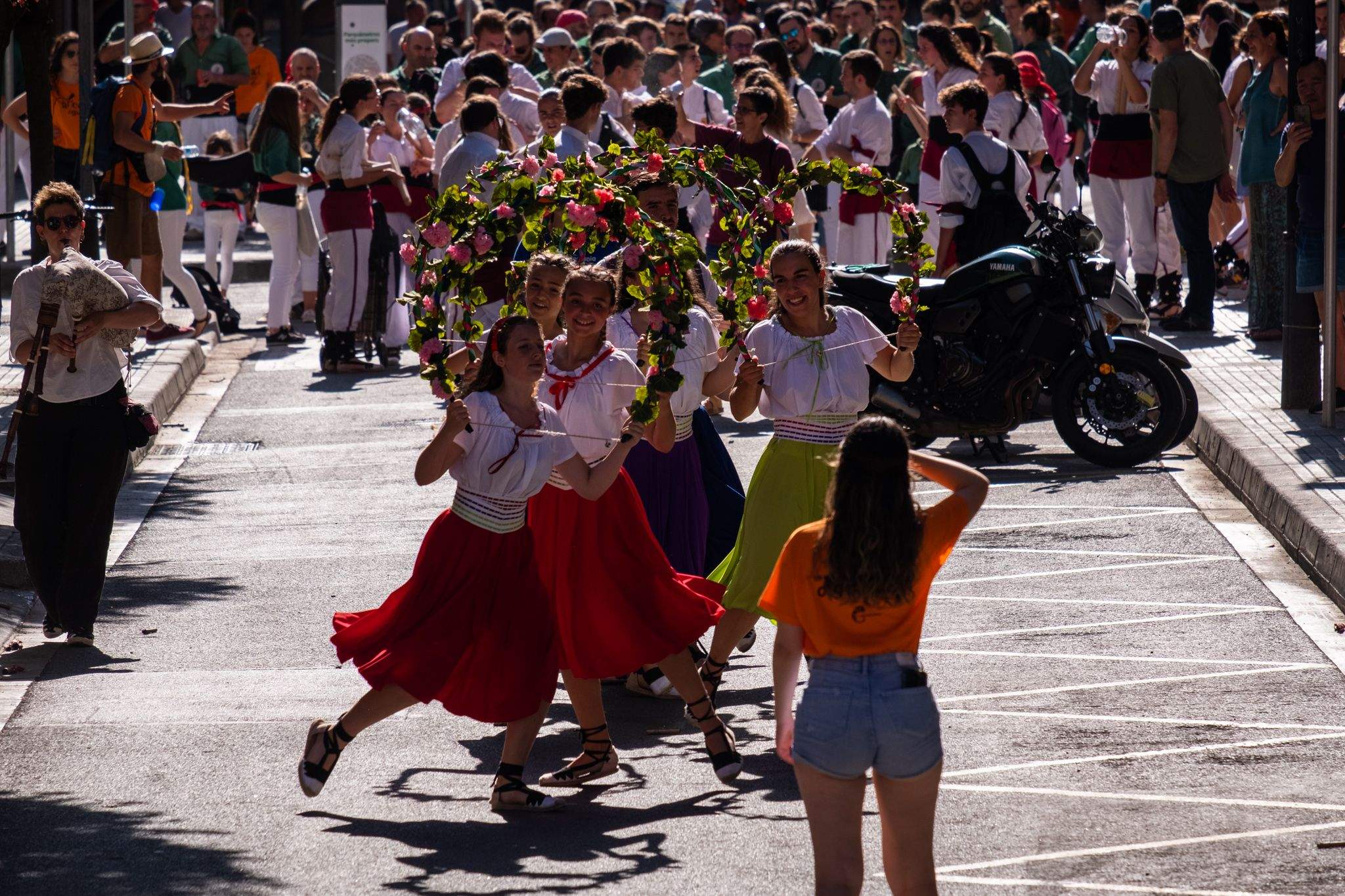 El Seguici de Sant Pere amb les entitats de cultura popular. FOTO: Ale Gómez