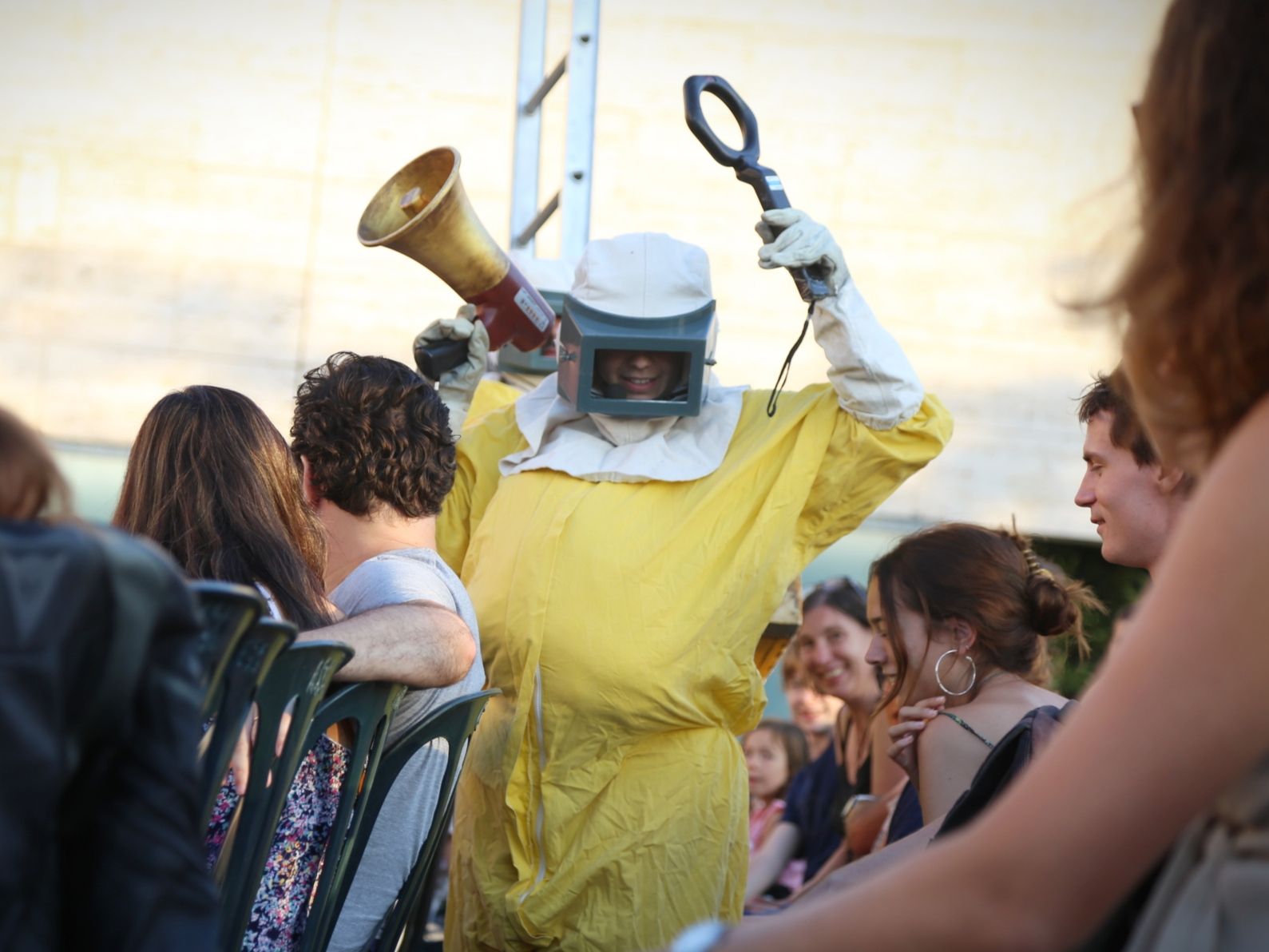 L'obra 'Asteroid' treu un somriure als carrers de Sant Cugat. FOTO: Anna Bassa