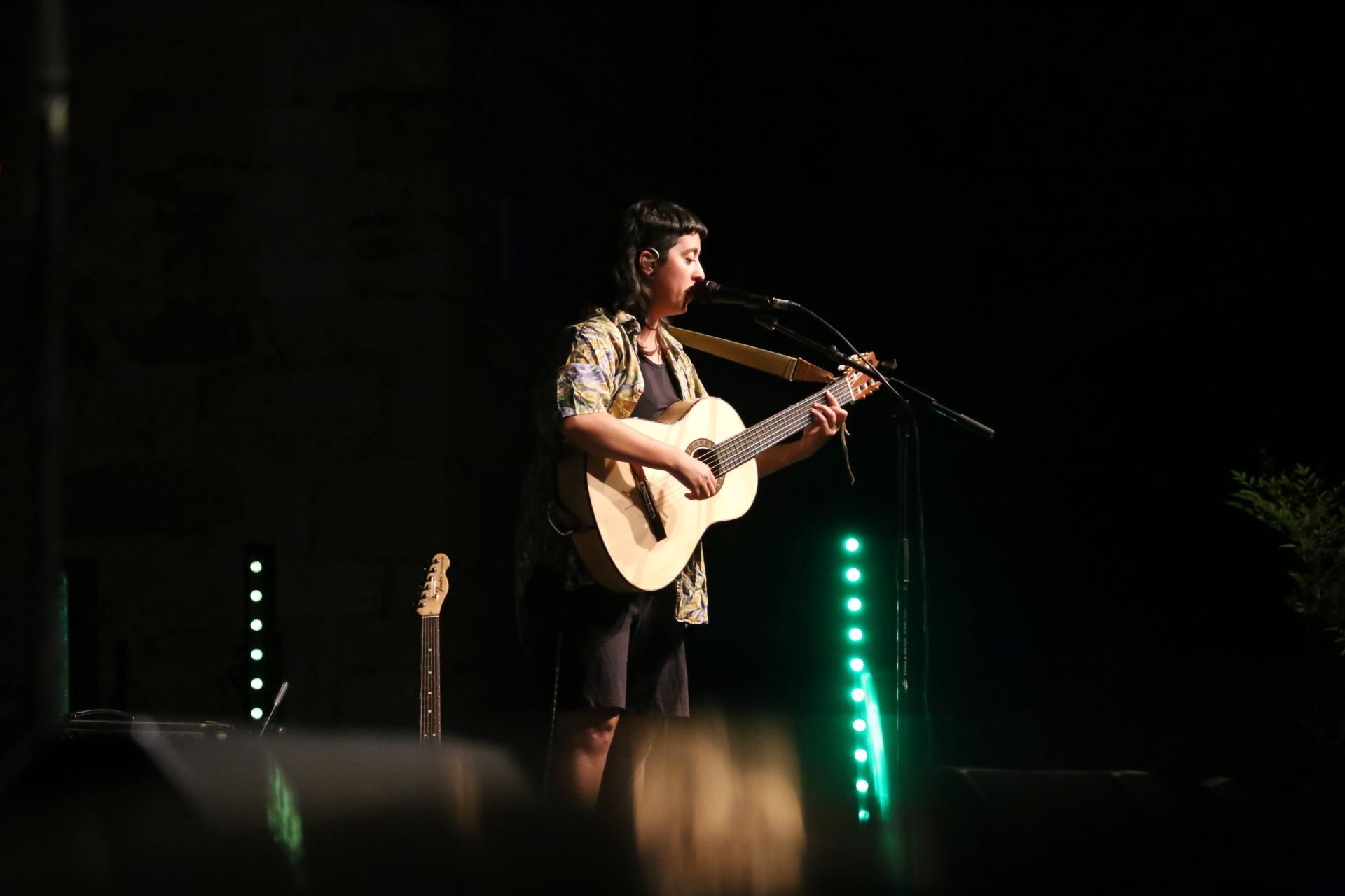 El grup musical KeTeKalles en concert per la celebració del Dia de l'Orgull. FOTO: Anna Bassa