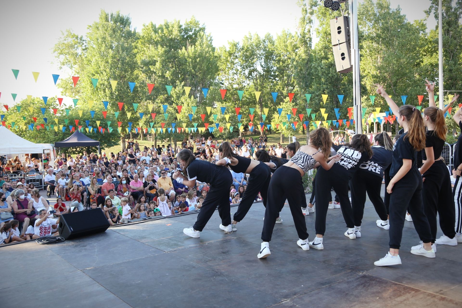 Danses urbanes de l'Escola Sant Cugat per Festa Major. FOTO: Anna Bassa