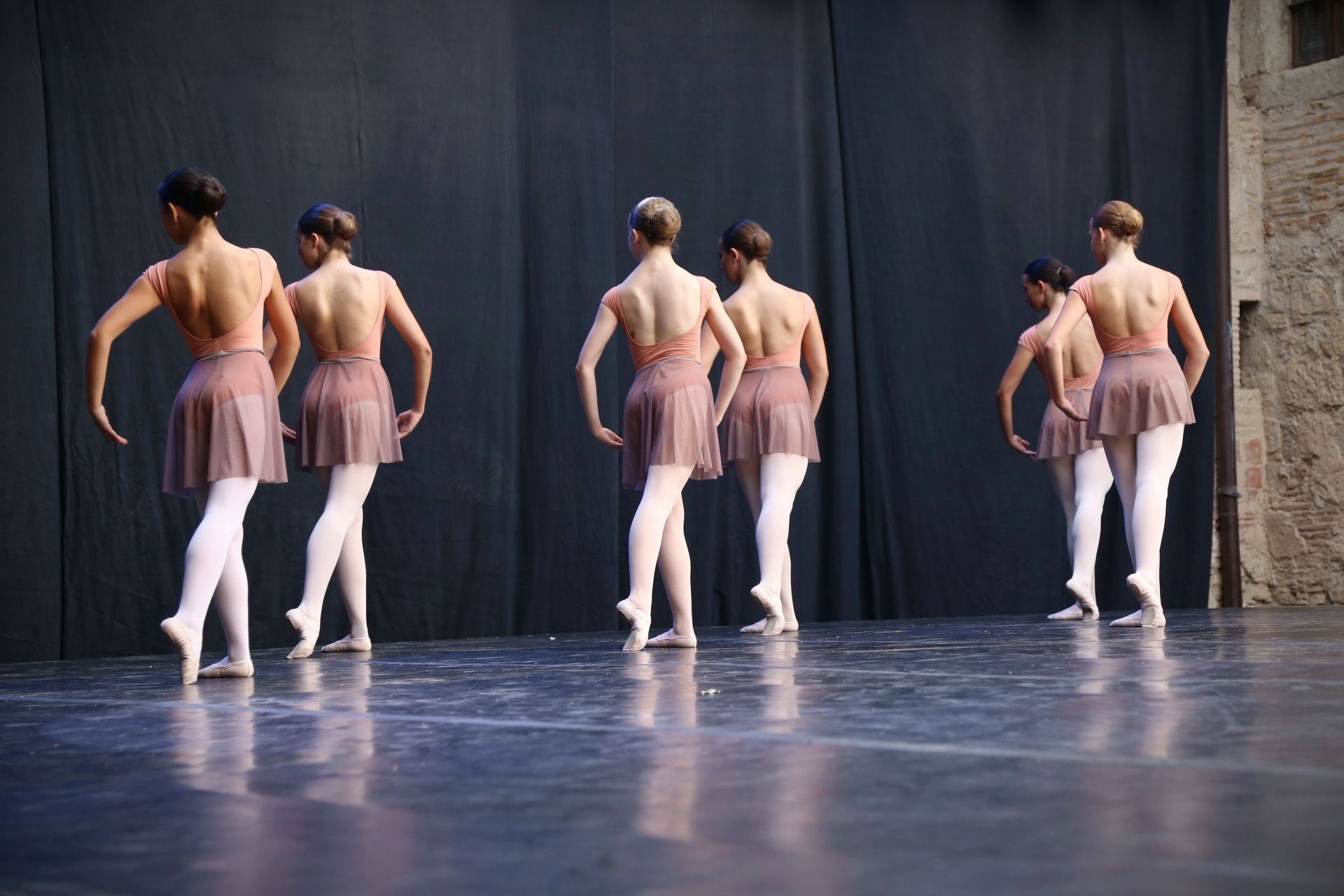 Mostra de dansa "Coreografies a la fresca" per l'Escola Fusió Música i Dansa. FOTO: Anna Bassa