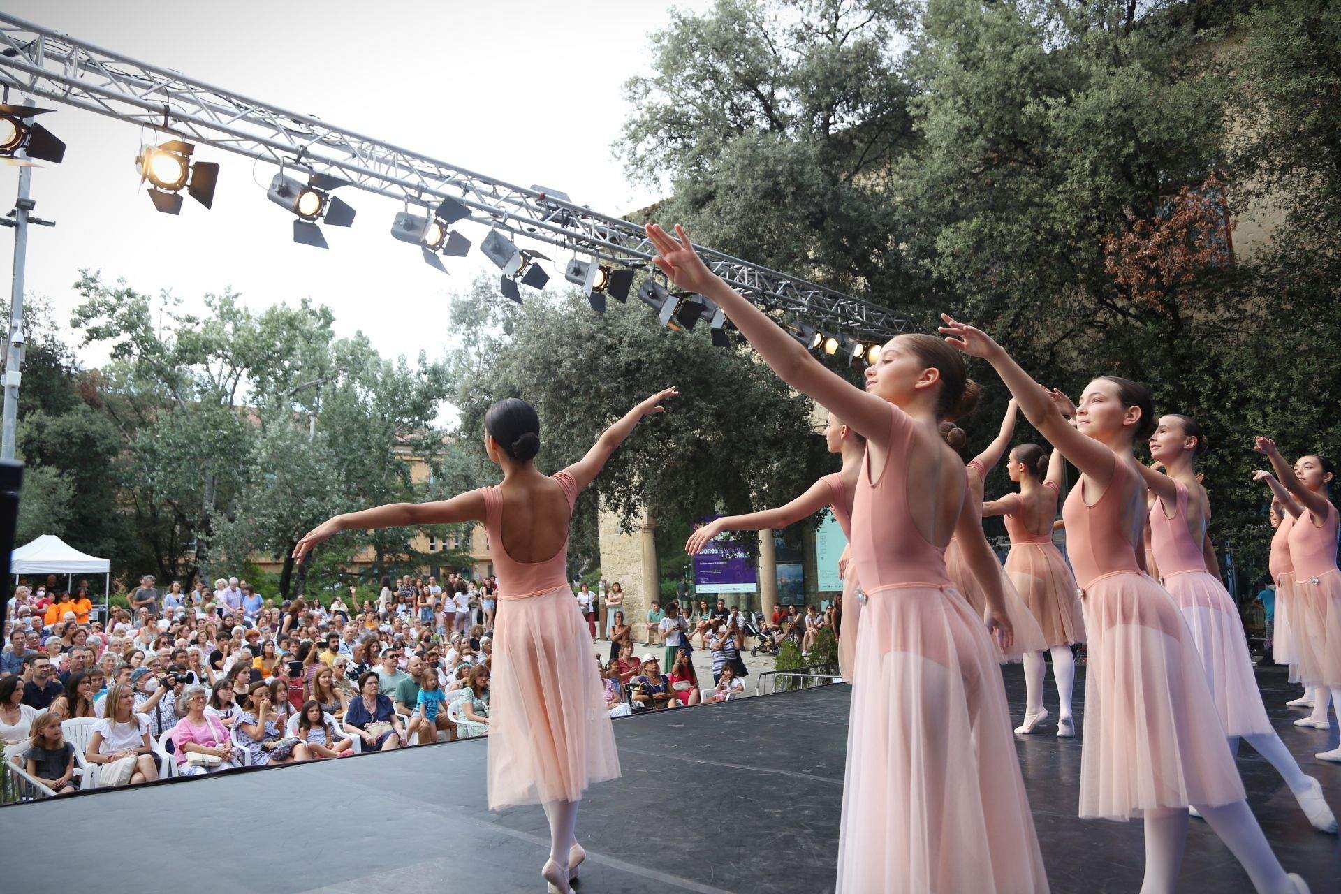 Mostra de dansa clàssica per l'Escola Fusió Música i Dansa. FOTO: Anna Bassa