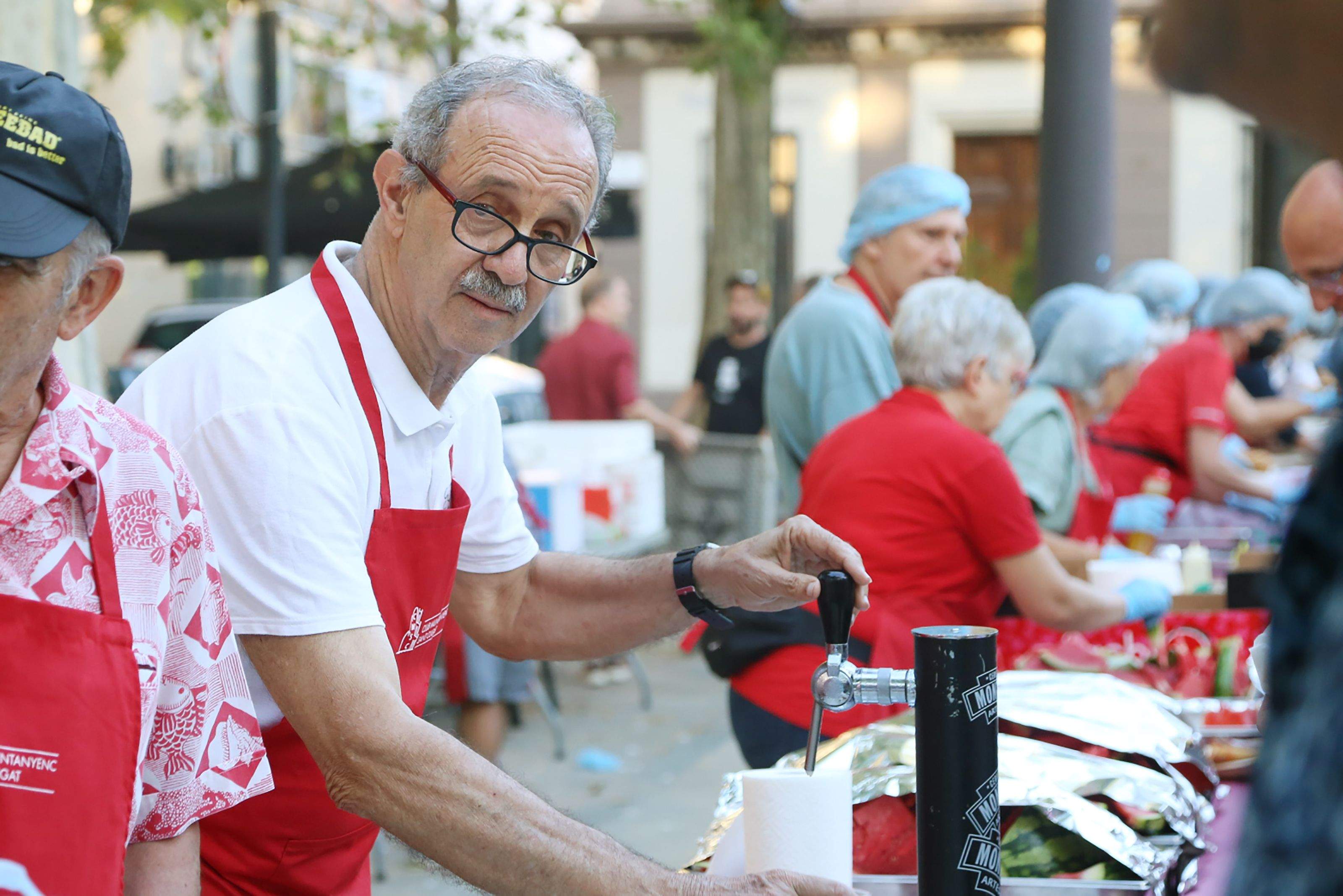Botifarrada popular del Club Muntanyenc Sant Cugat. FOTO: Anna Bassa