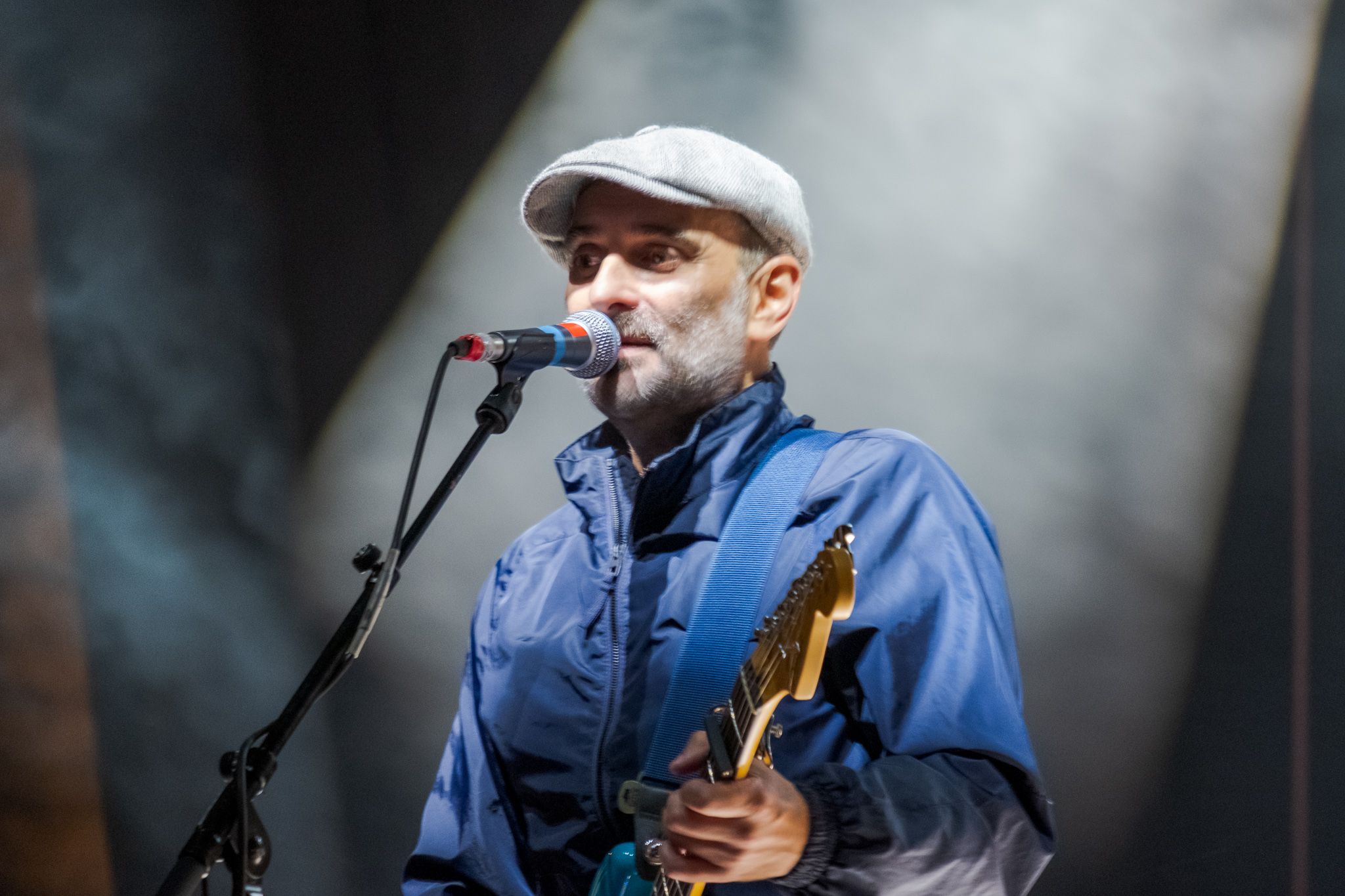 Joan Miquel Oliver, en concert durant la Gira Surfistes. FOTO: Ale Gómez