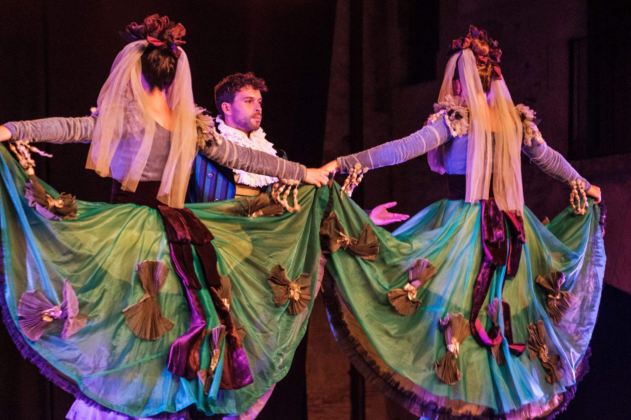 “El Cos que ens fa”, estrena del nou espectacle del Cos de Dansa de l’Esbart Sant Cugat. FOTO: Ale Gómez