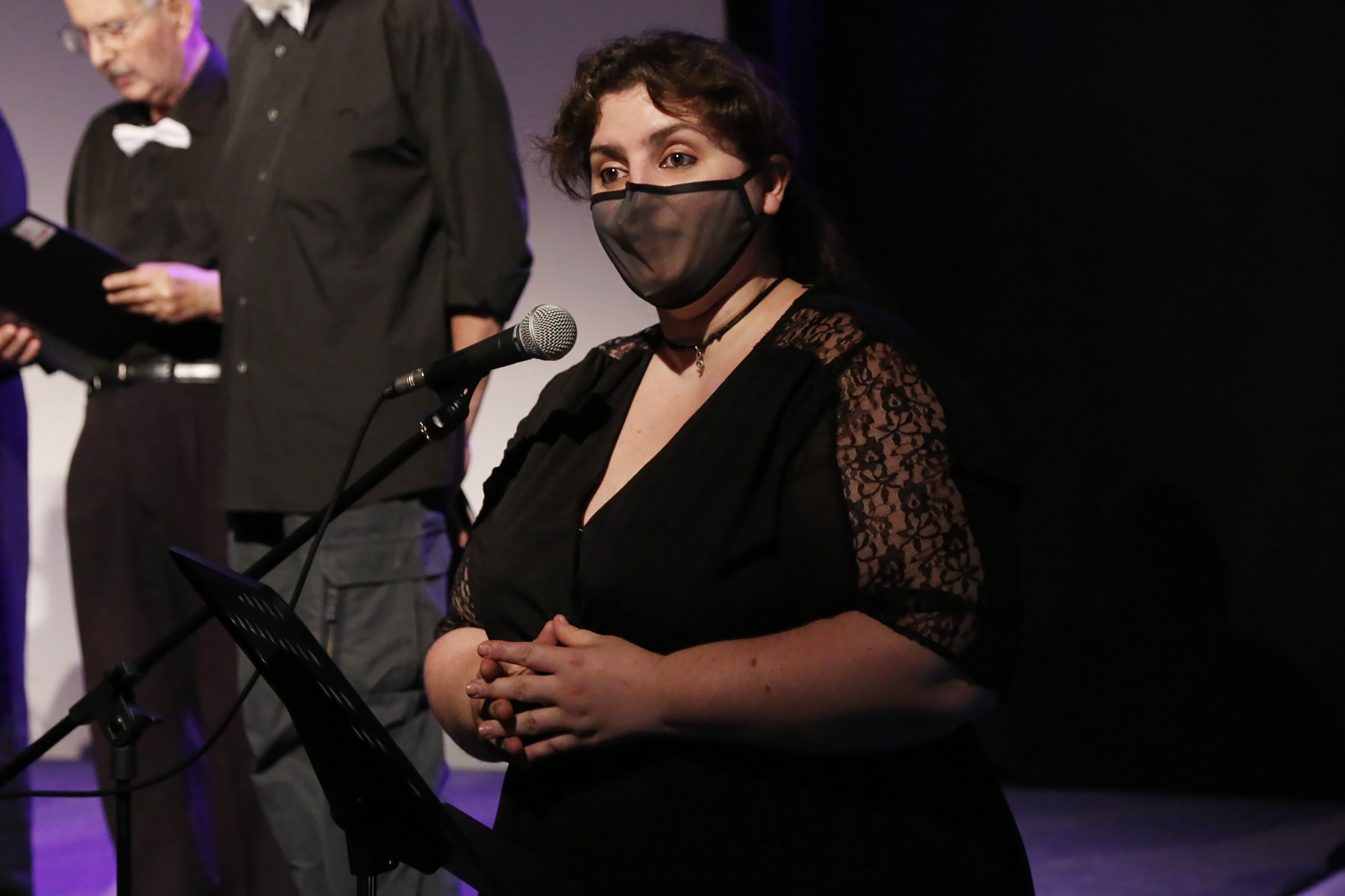 Directora de la coral de La Unió al concert coral tradicional de Festa Major organitzat per La Unió Sancugatenca. FOTO: Anna Bassa