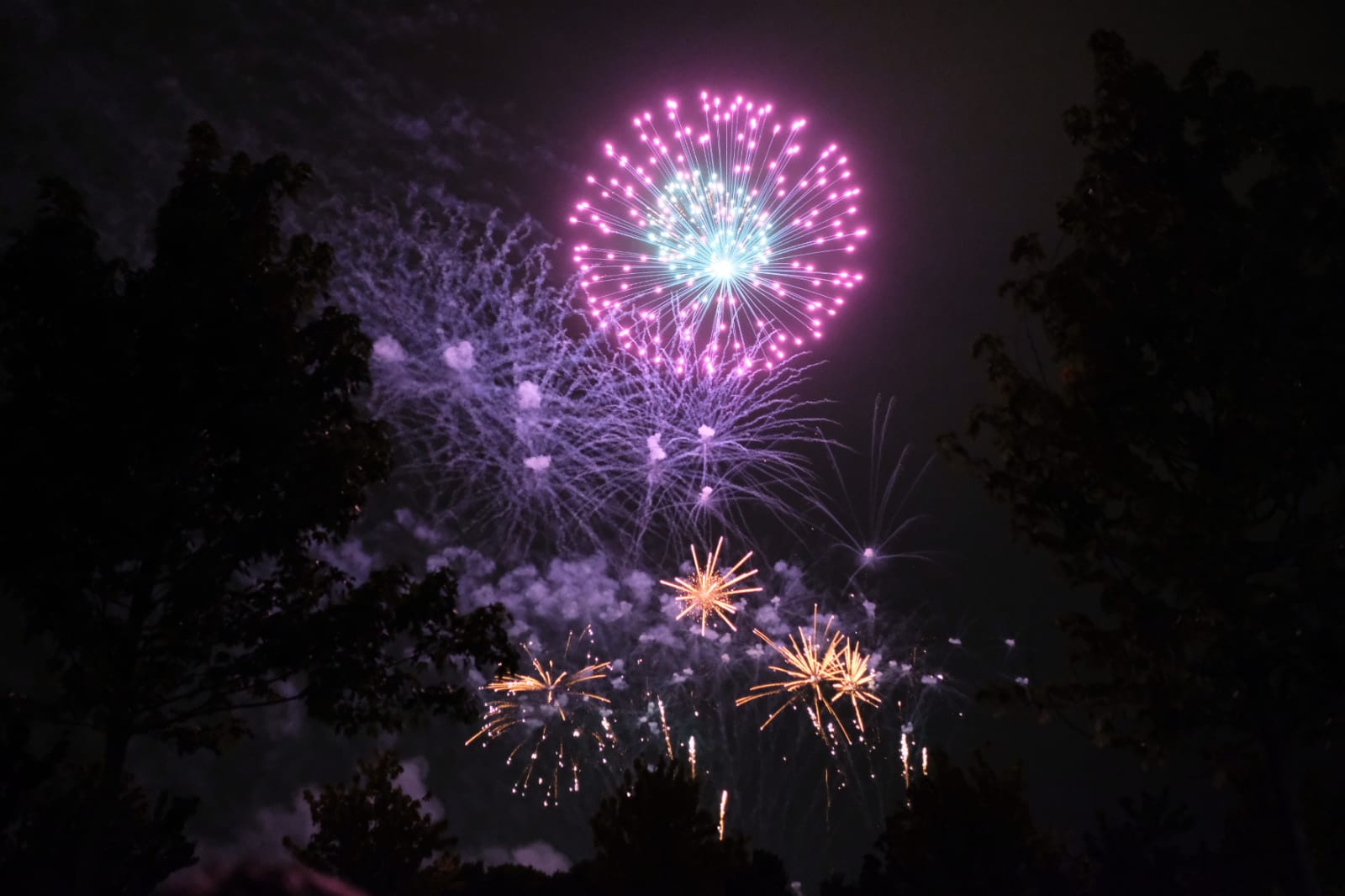 El Castell de Focs ha posat punt final a la Festa Major de Sant Cugat 2022. FOTO: Ale Gómez