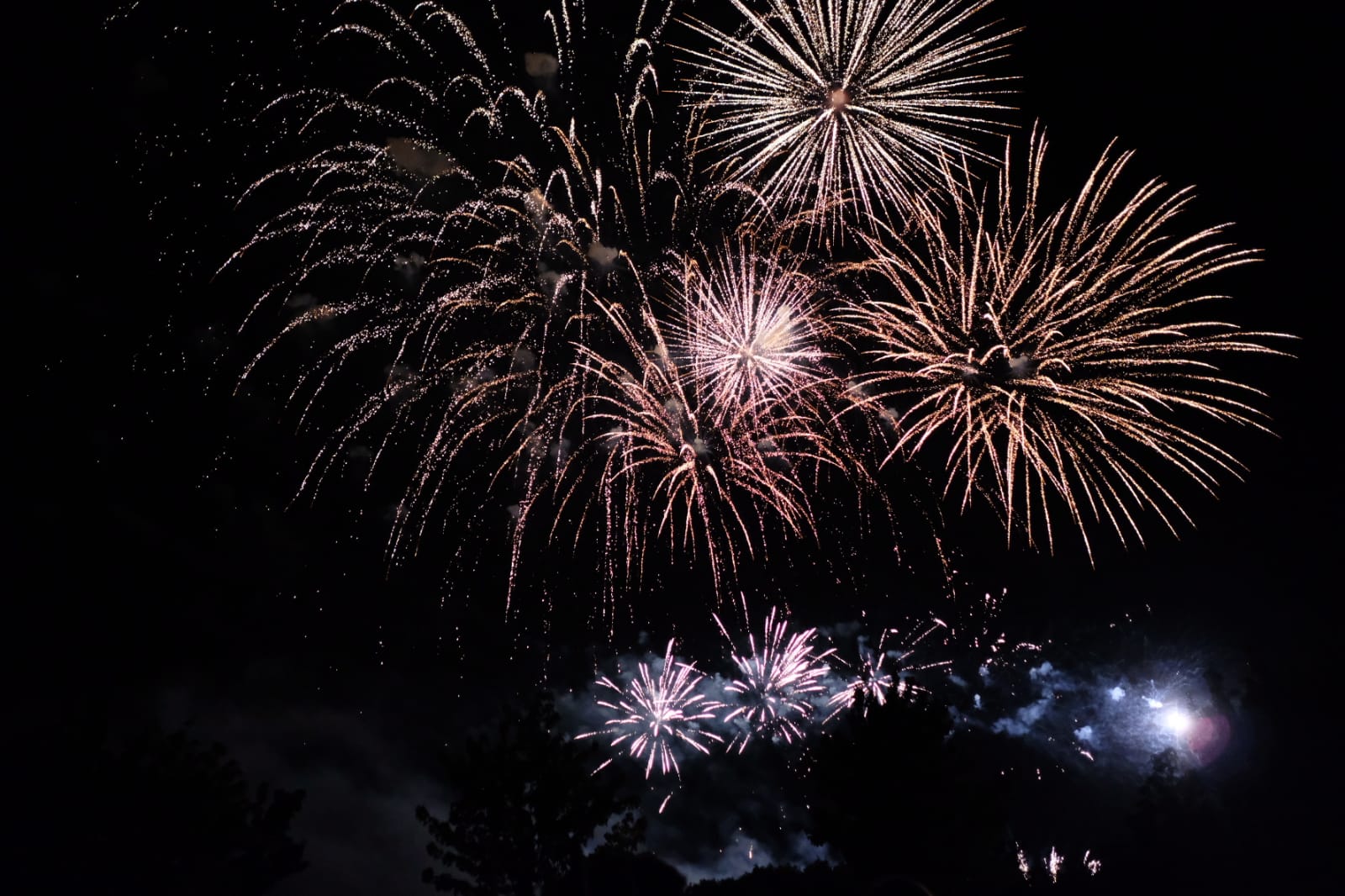 El Castell de Focs ha posat punt final a la Festa Major de Sant Cugat 2022. FOTO: Ale Gómez